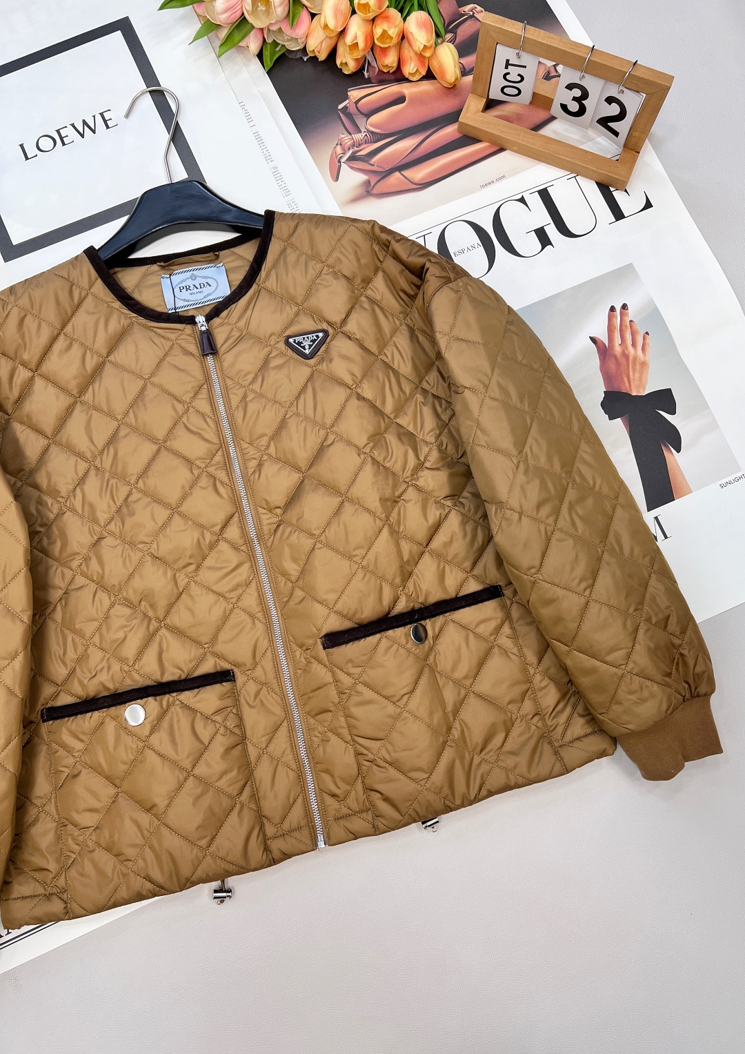 🆕PRADA菱格圆领羽绒棉服，定制YB进口防风防水尼龙材质 其工艺还原 升级材质 提升秋冬御寒功能 羽绒