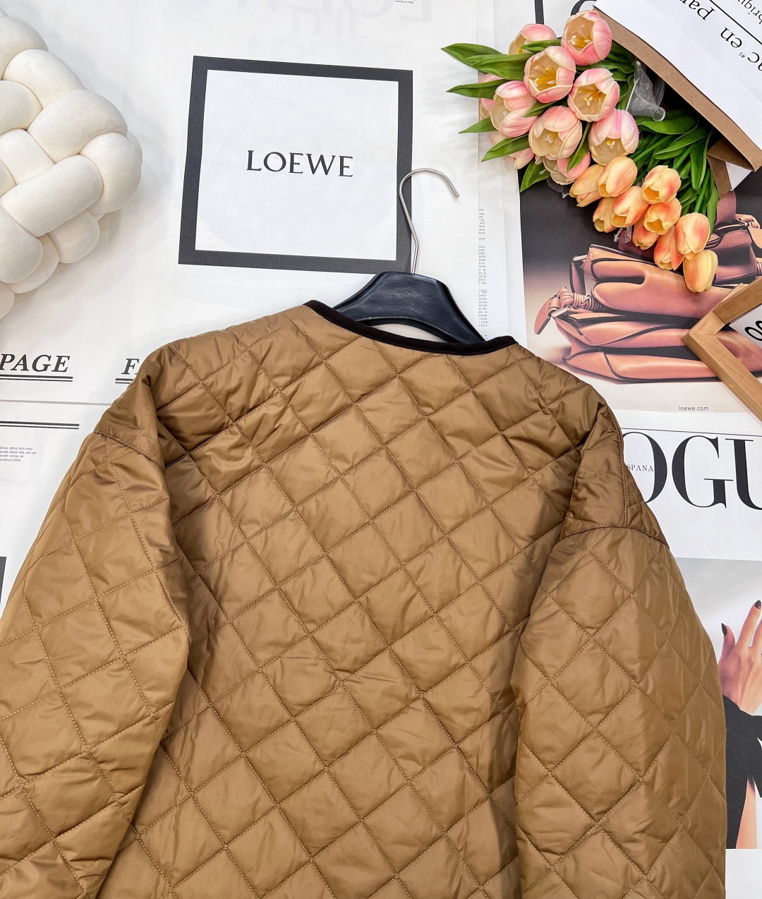 🆕PRADA菱格圆领羽绒棉服，定制YB进口防风防水尼龙材质 其工艺还原 升级材质 提升秋冬御寒功能 羽绒