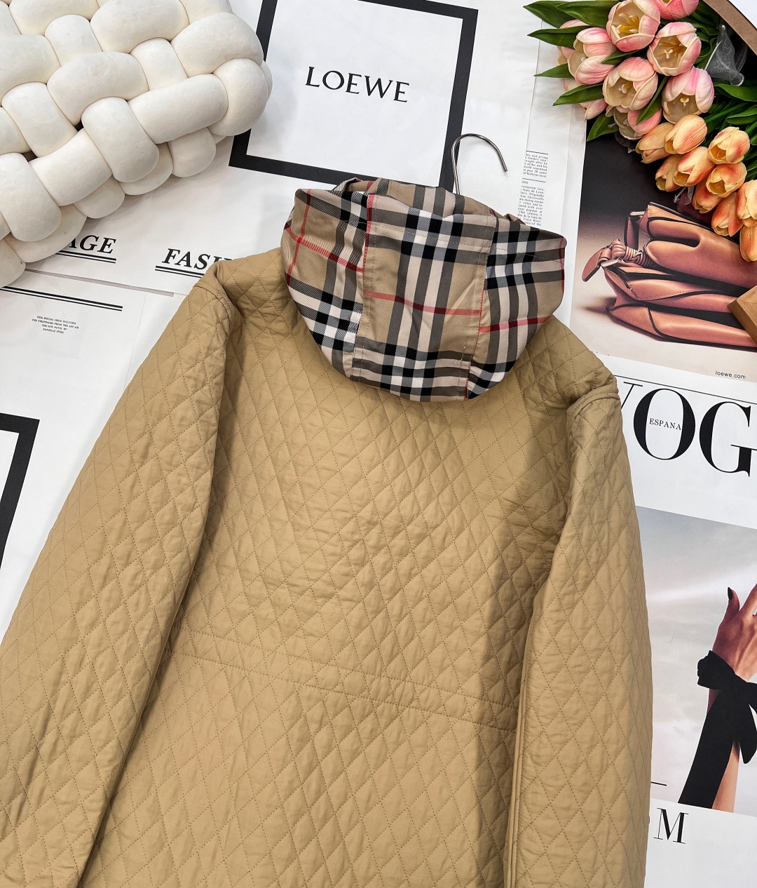 🆕BURBERRY格纹连帽菱格绗缝棉服，这种小菱格是今年新出的元素，可以最大化压低棉服的臃肿感，穿上轻便