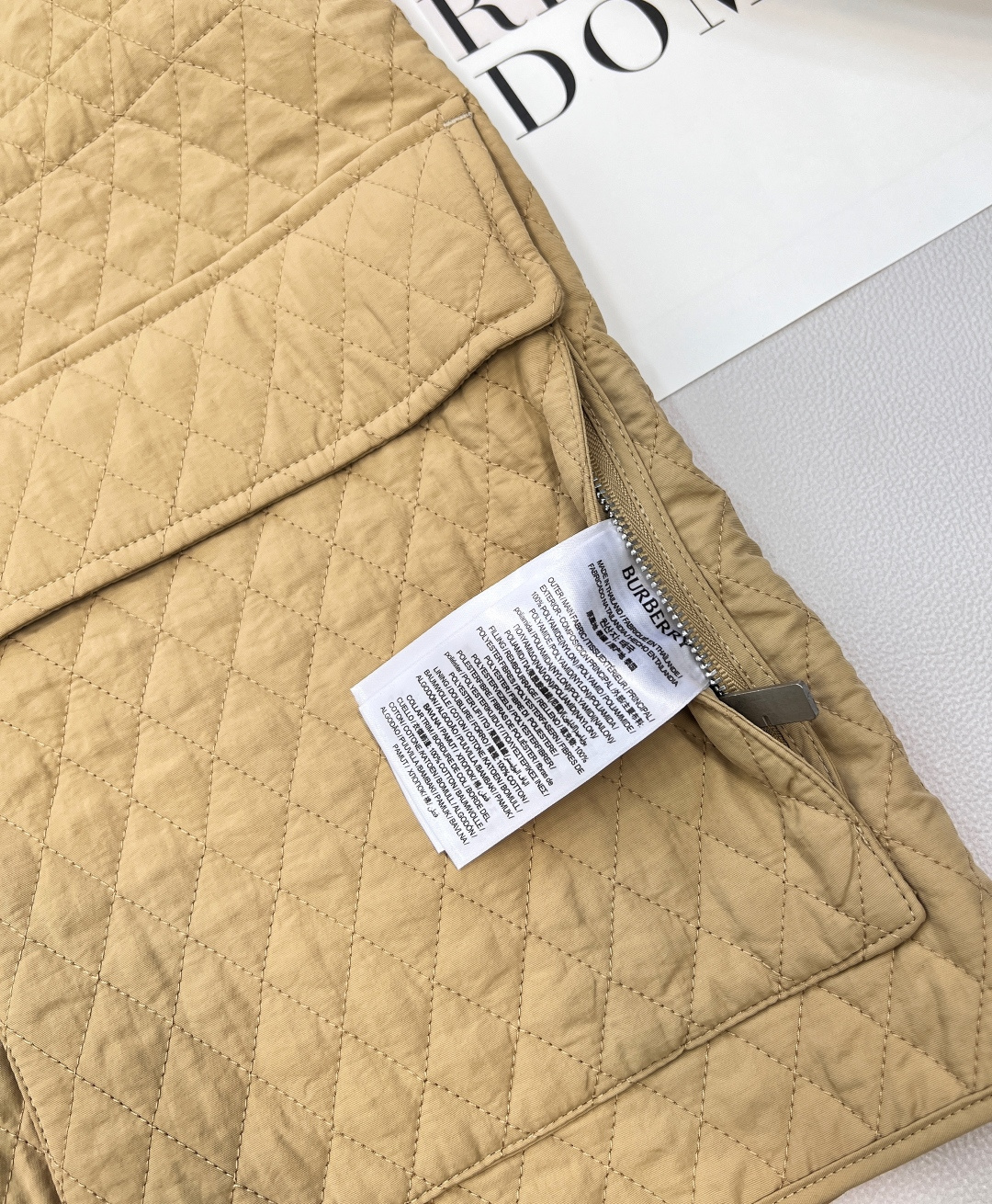 🆕BURBERRY格纹连帽菱格绗缝棉服，这种小菱格是今年新出的元素，可以最大化压低棉服的臃肿感，穿上轻便