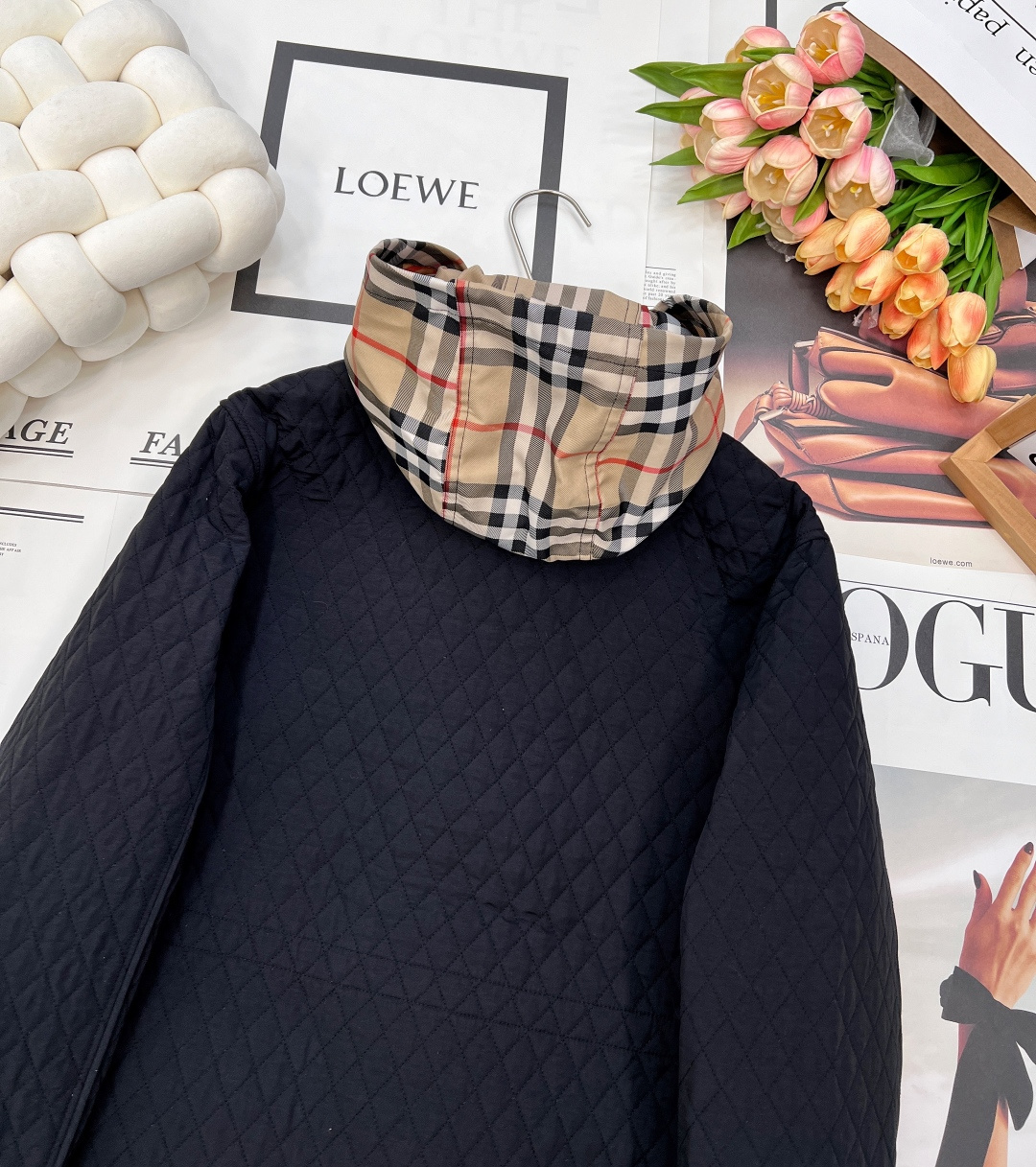 🆕BURBERRY格纹连帽菱格绗缝棉服，这种小菱格是今年新出的元素，可以最大化压低棉服的臃肿感，穿上轻便