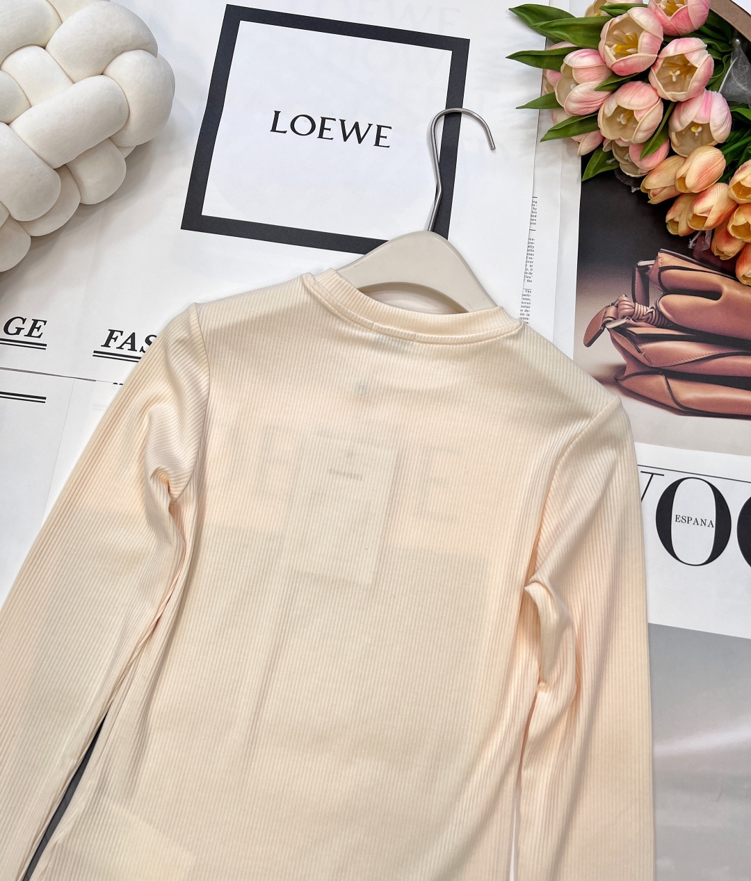 🆕CHANEL早秋新款手缝钻饰logo圆领长袖T恤▪️独家高版出品！秋冬衣橱必入的长袖T恤，长袖T恤才是