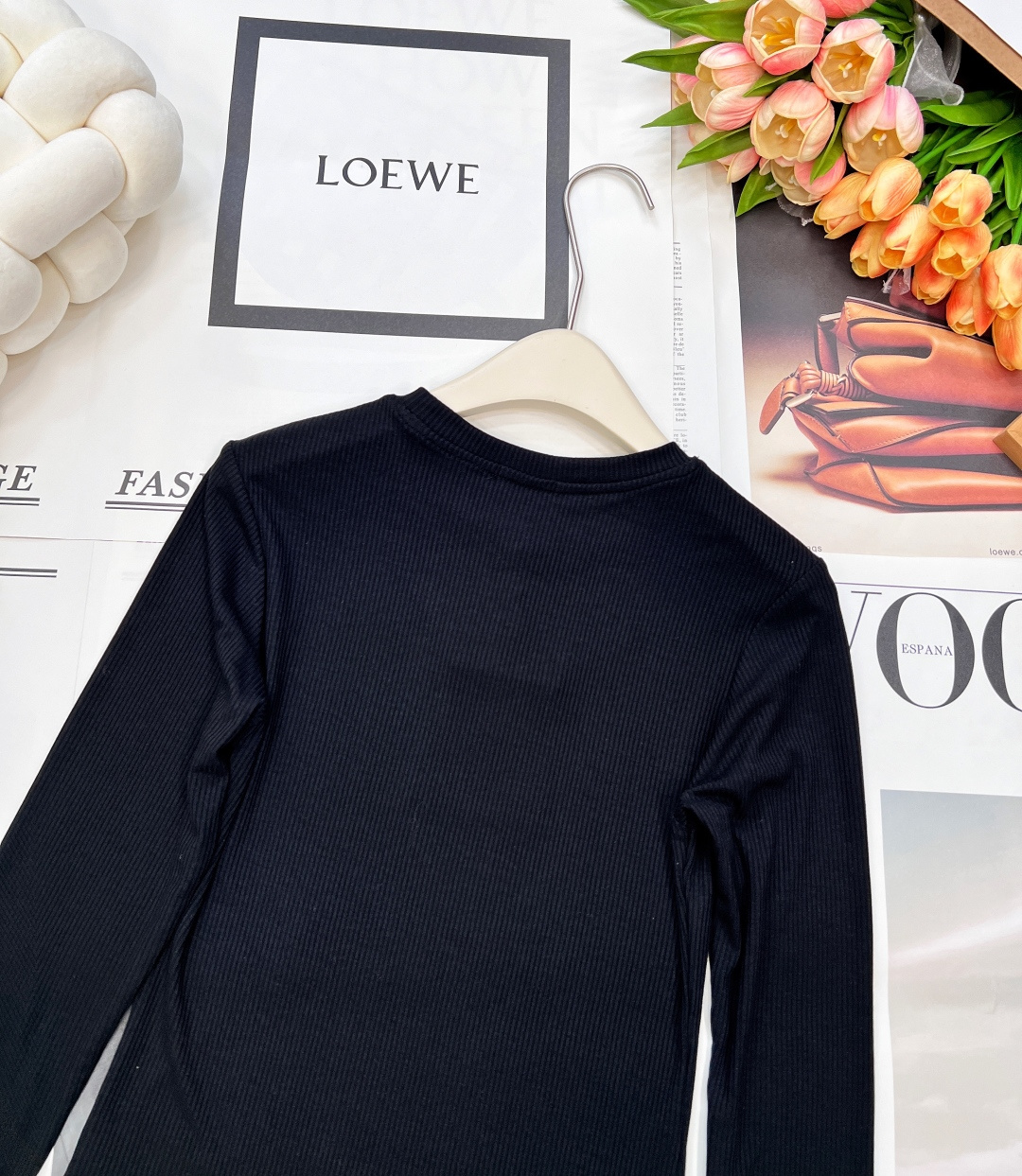 🆕CHANEL早秋新款手缝钻饰logo圆领长袖T恤▪️独家高版出品！秋冬衣橱必入的长袖T恤，长袖T恤才是