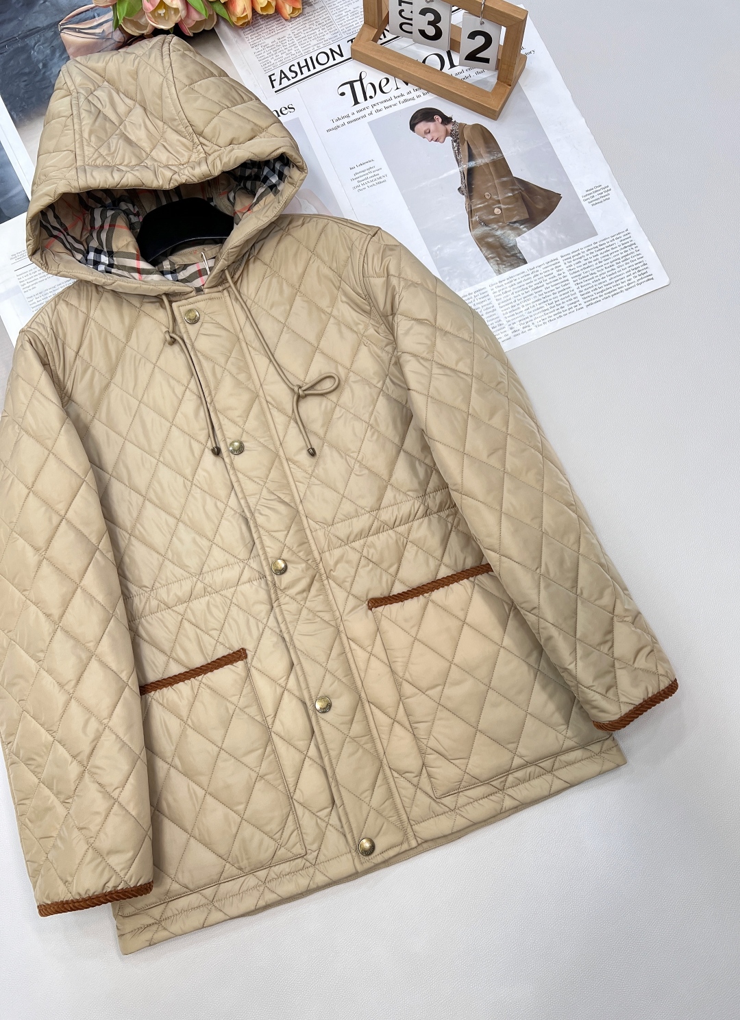 🆕Burberry2025新品上架连帽中长棉服，定制YB防风防水尼龙材质 羽绒棉填充内里 整件轻薄保暖 