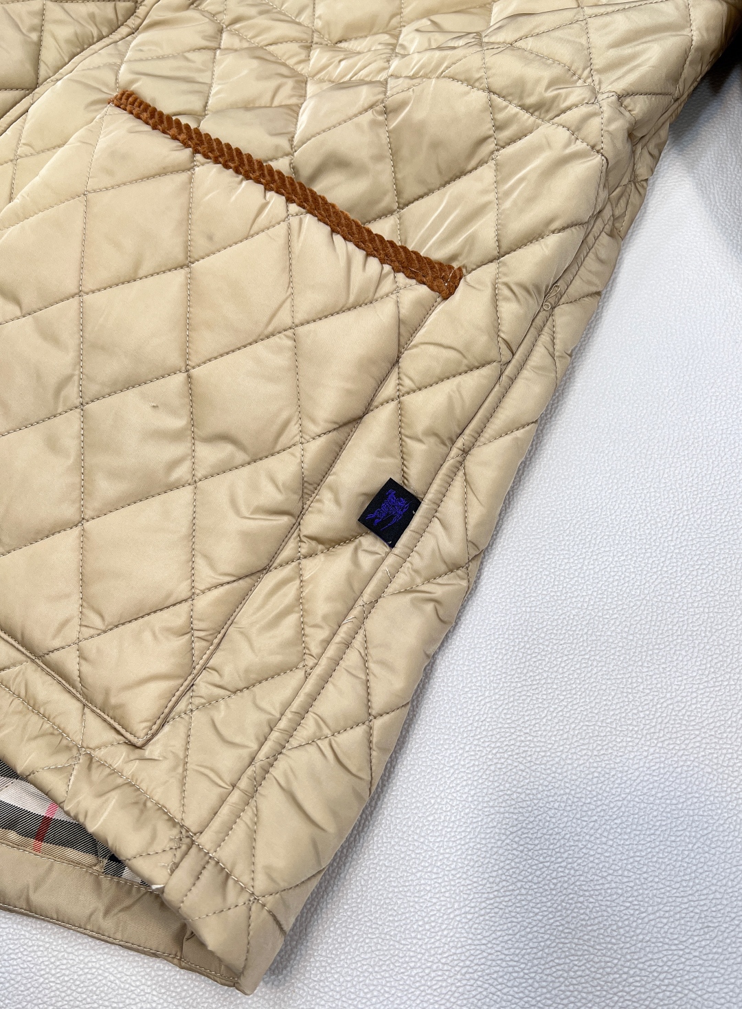🆕Burberry2025新品上架连帽中长棉服，定制YB防风防水尼龙材质 羽绒棉填充内里 整件轻薄保暖 