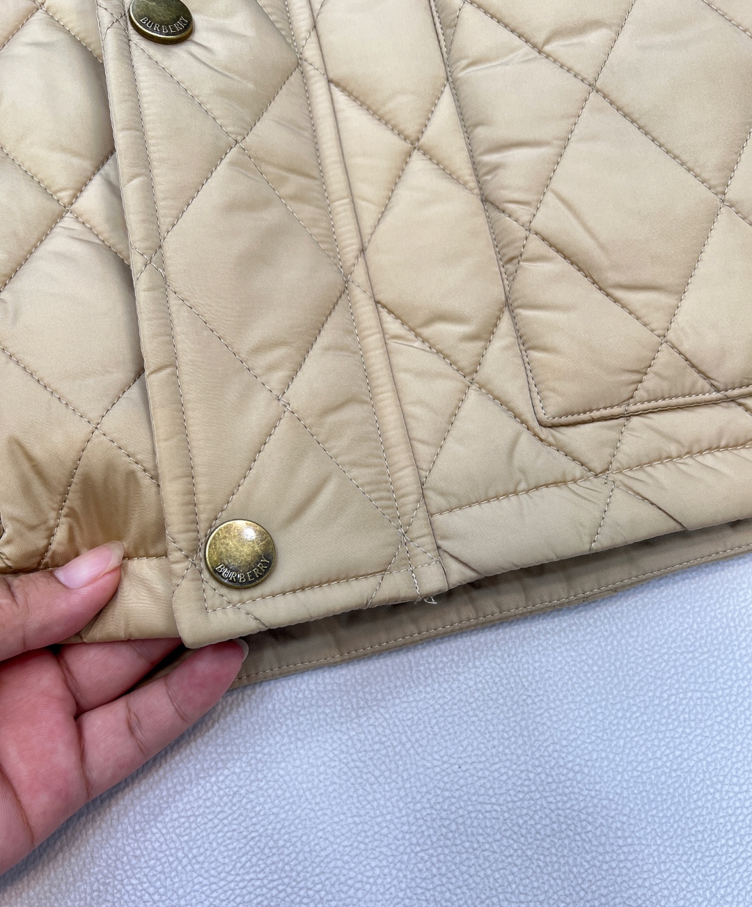 🆕Burberry2025新品上架连帽中长棉服，定制YB防风防水尼龙材质 羽绒棉填充内里 整件轻薄保暖 