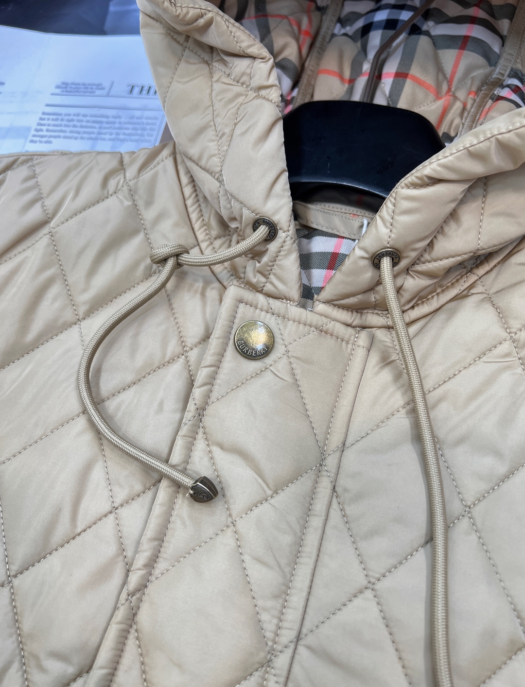 🆕Burberry2025新品上架连帽中长棉服，定制YB防风防水尼龙材质 羽绒棉填充内里 整件轻薄保暖 