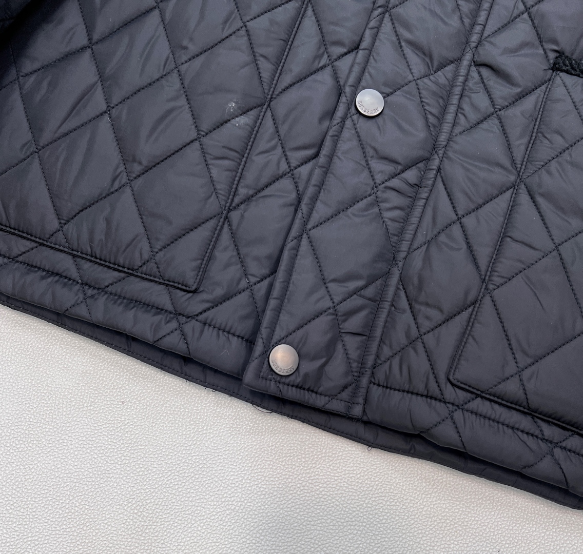 🆕Burberry2025新品上架连帽中长棉服，定制YB防风防水尼龙材质 羽绒棉填充内里 整件轻薄保暖 