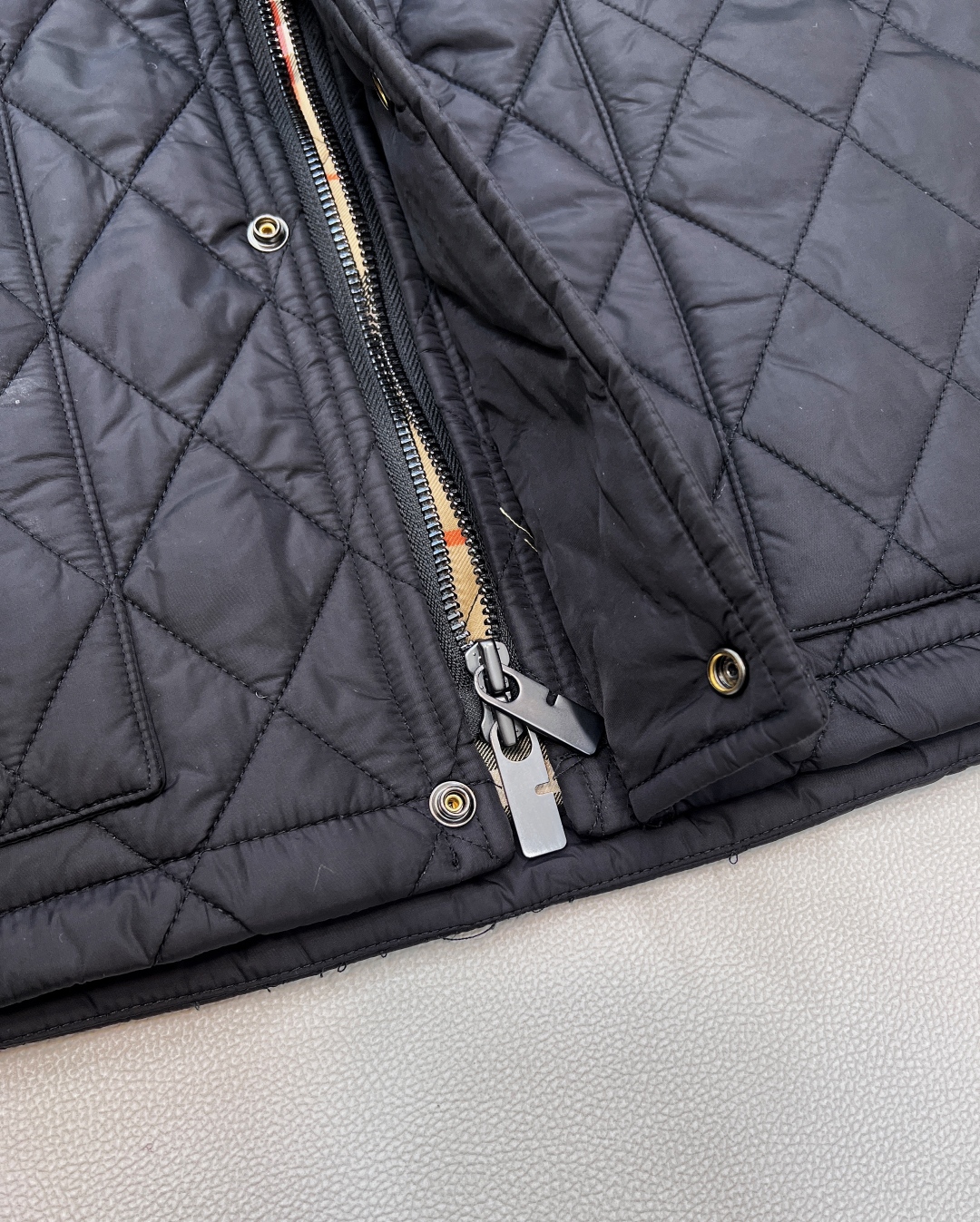 🆕Burberry2025新品上架连帽中长棉服，定制YB防风防水尼龙材质 羽绒棉填充内里 整件轻薄保暖 