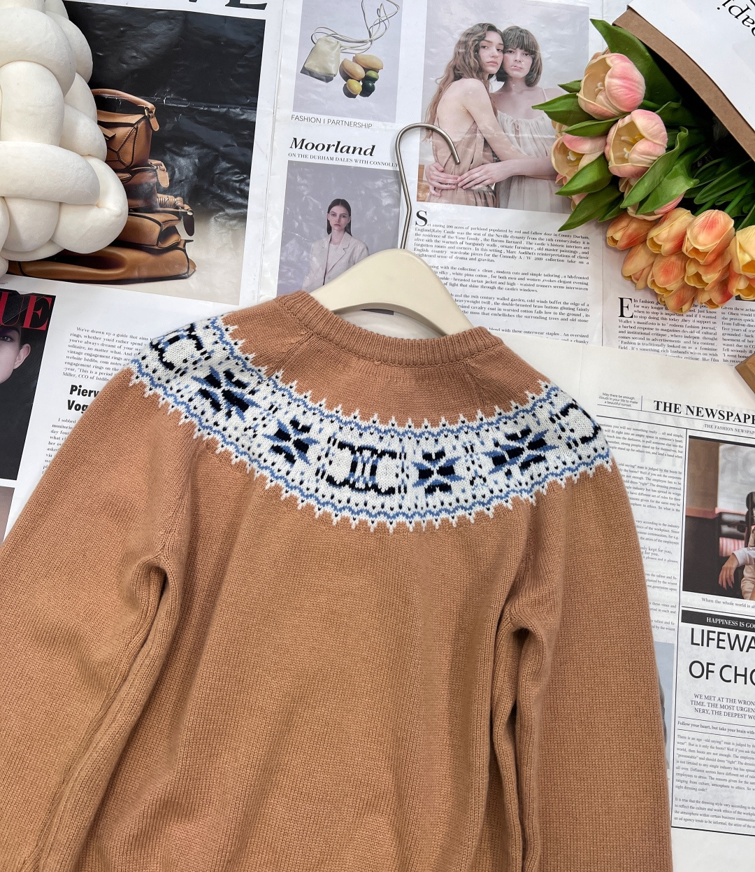 🆕Celine2025新款钩花圆领开衫毛衣，定制YB羊绒羊毛针织材质 质感高级 舒适柔软 圆领长袖针织开