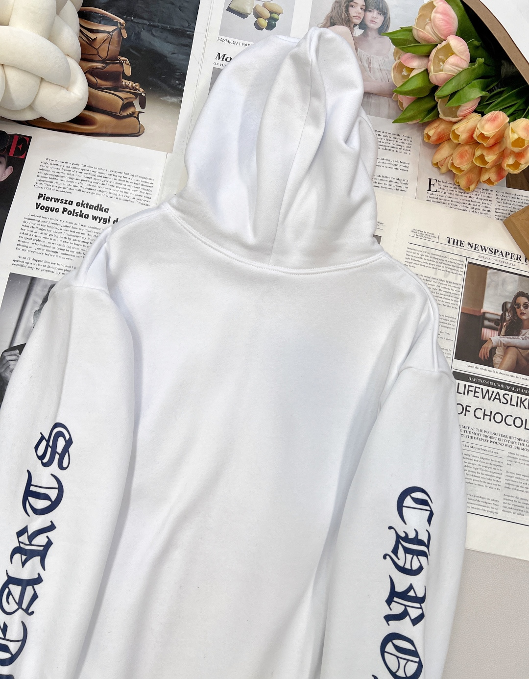 🆕 CHROME HEARTS 克罗心经典款花藤梵文印花臂加绒连帽卫衣穿上就是随性自如的街头氛围感，早早