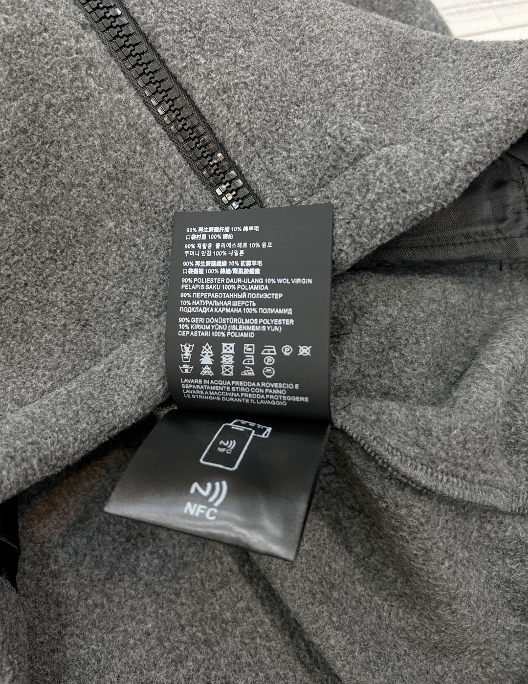 🆕Miumiu2025SS新款摇粒绒立领撞色拉链外套，定制YB进口摇粒绒材质 质感柔软舒适 亲肤保暖 换