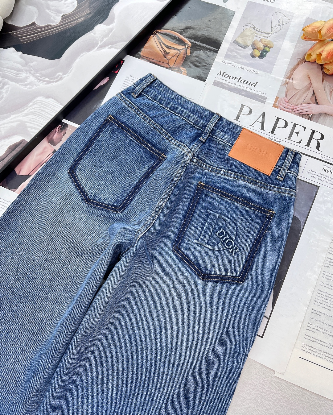 🆕2025新品Dior压花字母直筒牛仔裤，后口袋压花Dior logo中高腰阔腿直筒版型，压花字母设计风