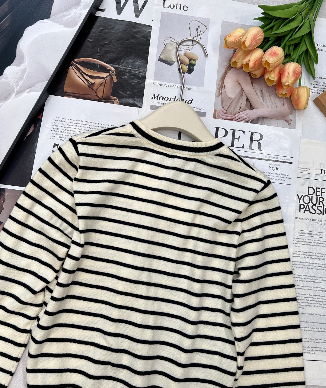 🆕Celine2025新款皮徽标圆领针织条纹开衫，定制YB羊毛针织材质 柔软细腻 质感舒适 圆领开衫剪裁