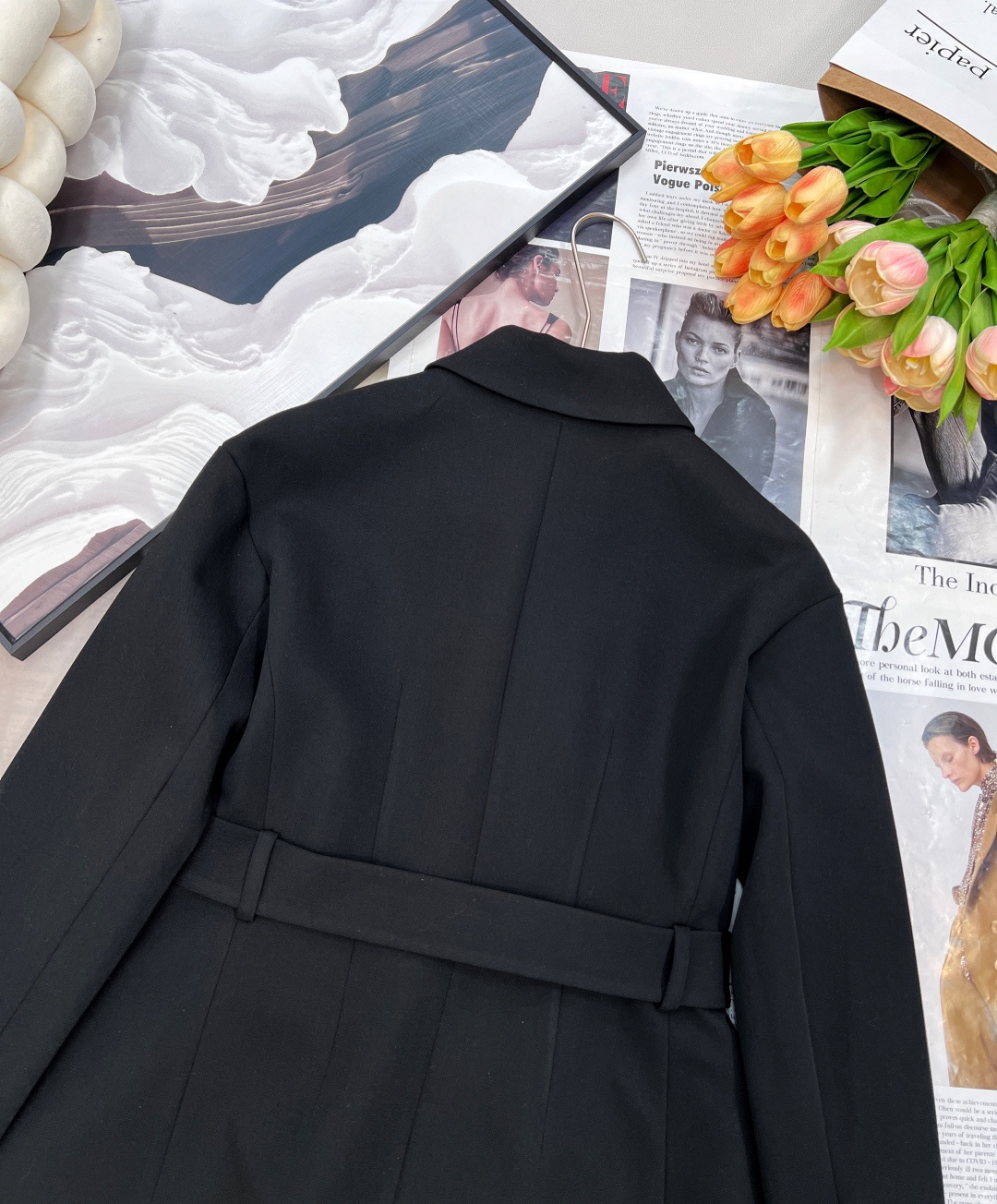 🆕Dior25FW早秋新款腰带翻领西装外套丨⚠独家高版出品！经典简约设计，翻领款式利落大方，衣身剪裁得体