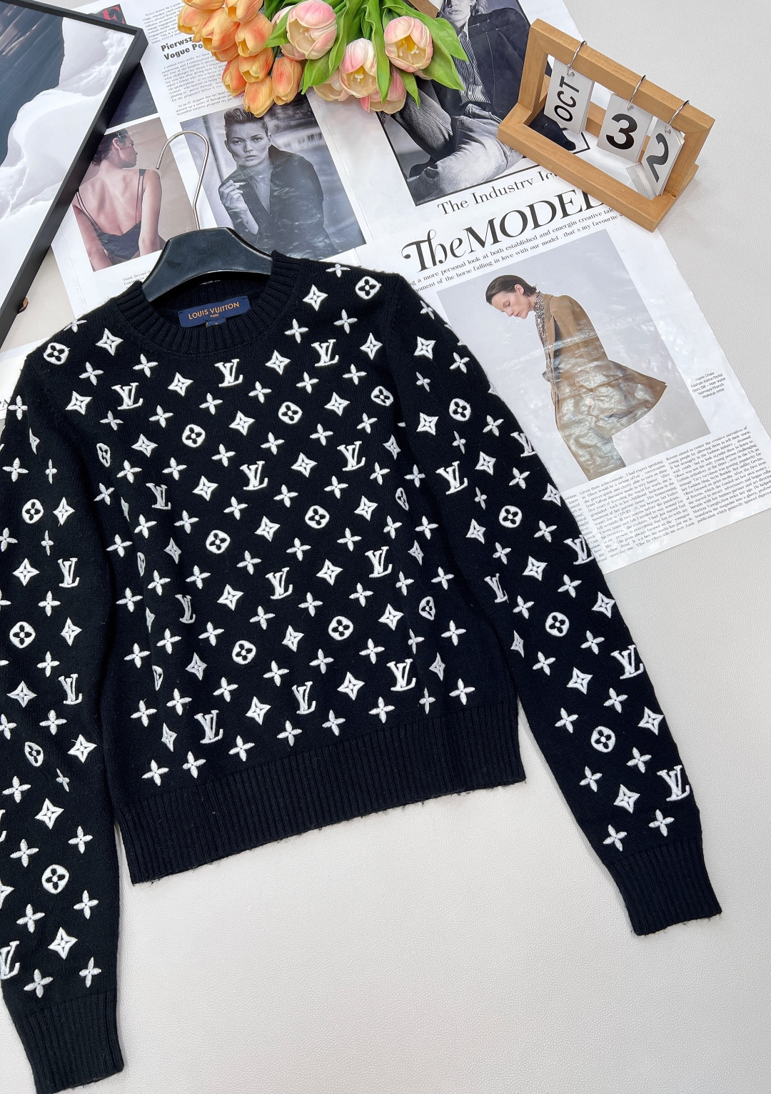 🆕Louis Vuitton2025新款圆领刺绣针织套头毛衣定制YB羊绒纱线织造 质感细腻 穿搭舒适 圆