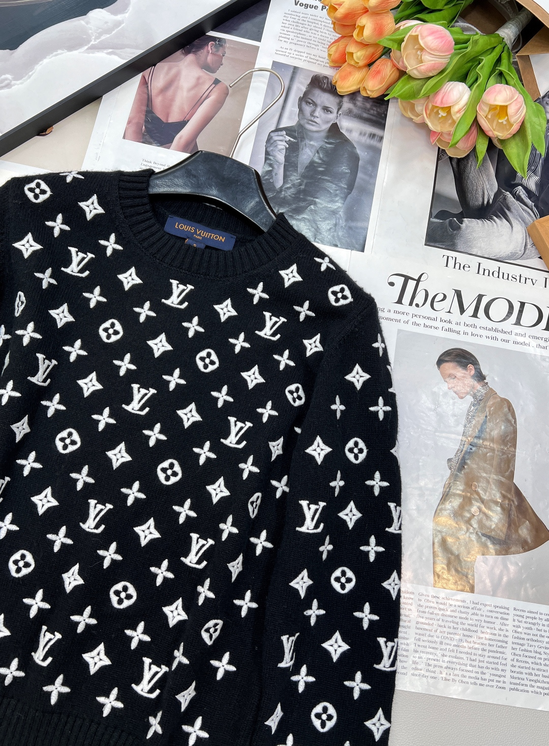 🆕Louis Vuitton2025新款圆领刺绣针织套头毛衣定制YB羊绒纱线织造 质感细腻 穿搭舒适 圆