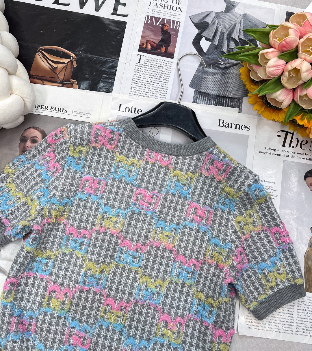 🆕 GUCCI 彩色双G提花针织衫短袖浪漫复古，优雅绽放💓标志性GUCCI双G图案融入细腻提花针织，低调