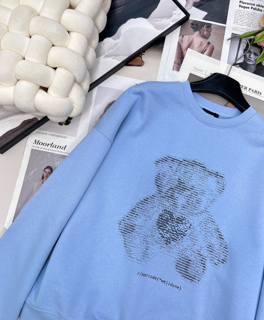 🆕We11done 2025FW小熊卫衣🐌 omg 贼啦洋气的断货王来啦😍潮流的插肩袖设计 慵懒随意 简