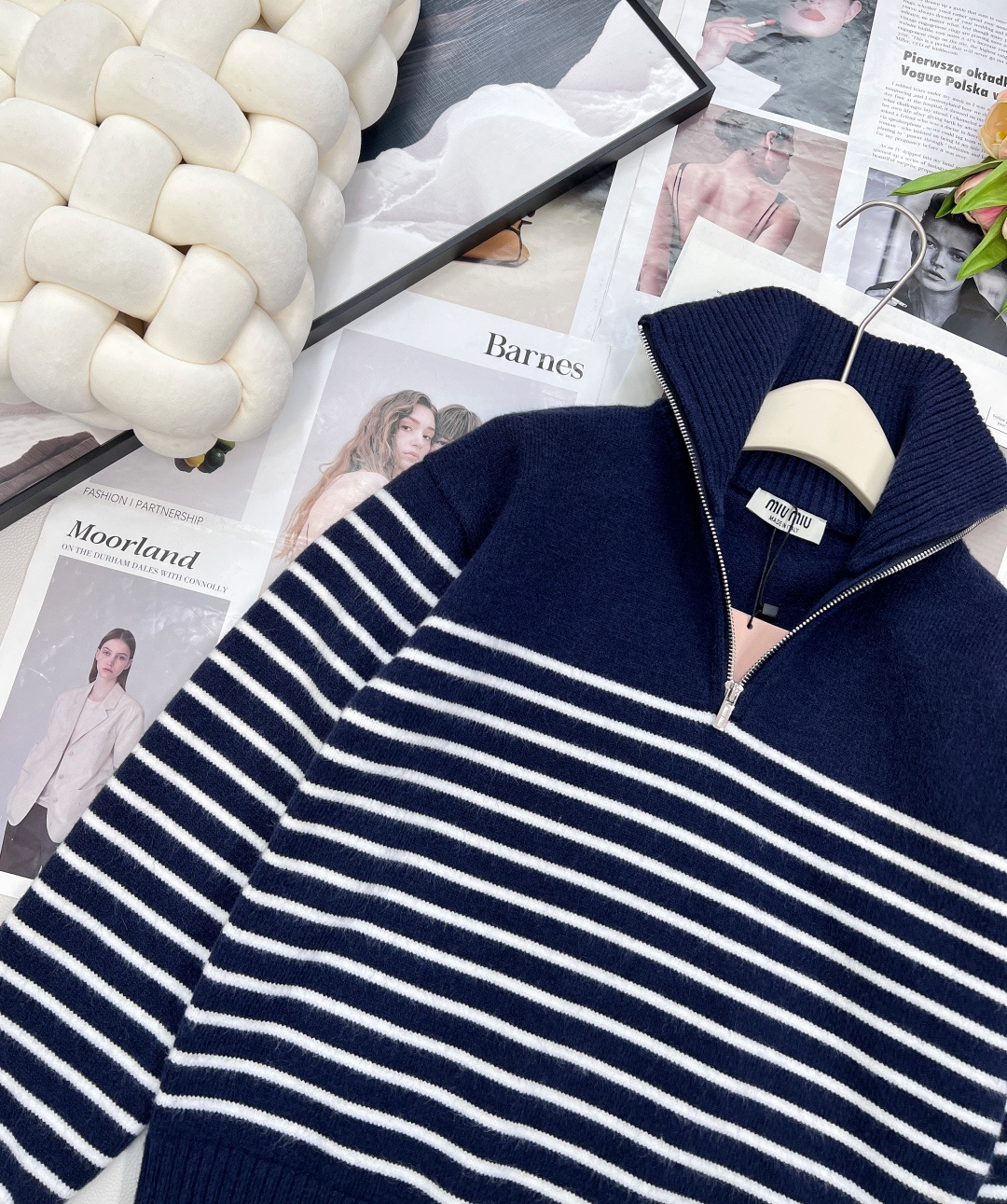 🆕Miumiu25Fw早秋新款学院风氛围感条纹毛衣丨⚠独家yb开发！高版出品！半拉链设计廓形设计很韩系风