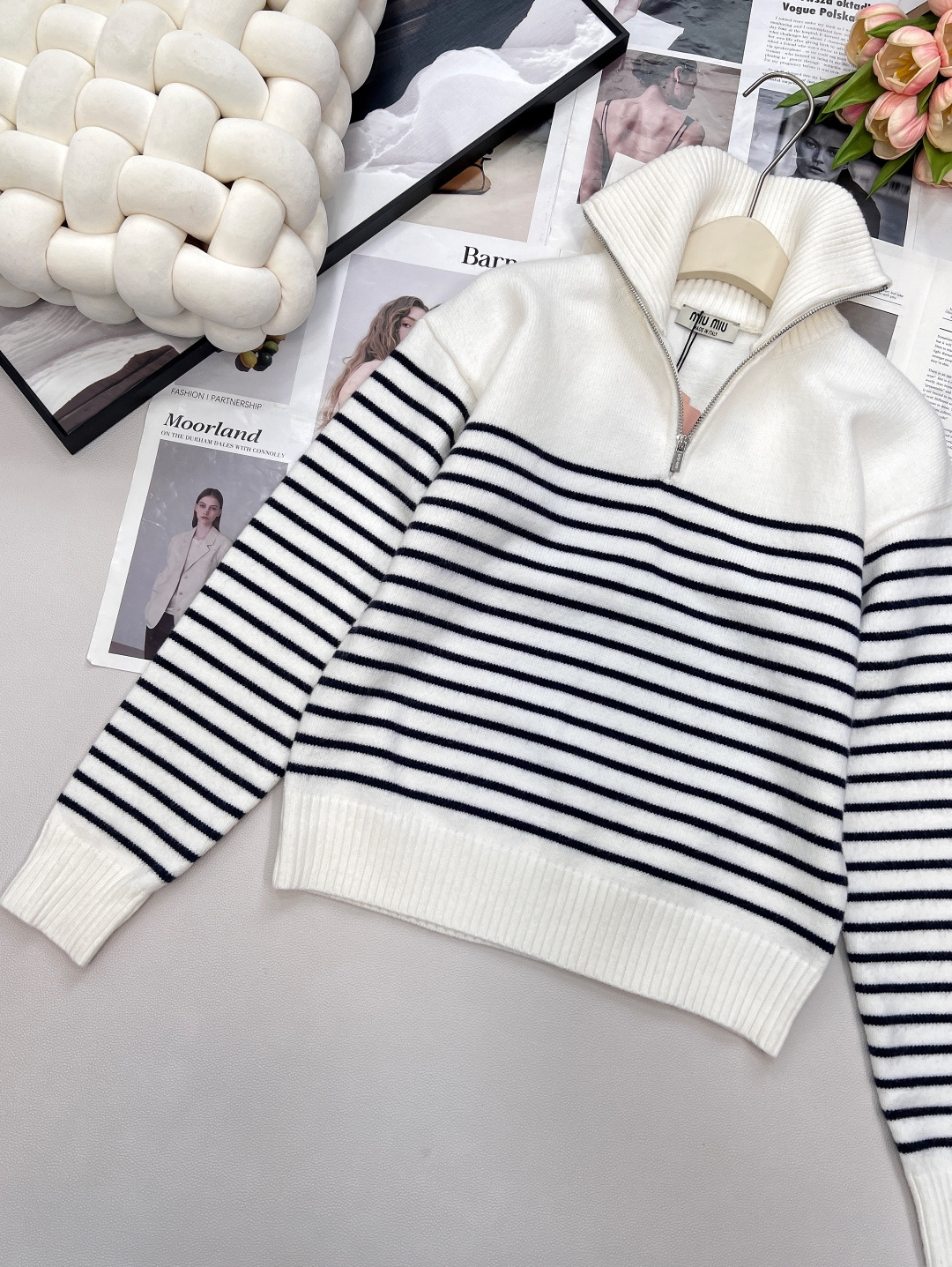 🆕Miumiu25Fw早秋新款学院风氛围感条纹毛衣丨⚠独家yb开发！高版出品！半拉链设计廓形设计很韩系风