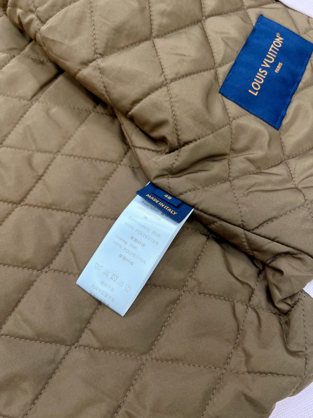 🆕LOUIS VUITTON2025新款牛仔拼棉服马甲，定制YB斜纹牛仔➕羽绒棉材质 质感高级 穿搭有型