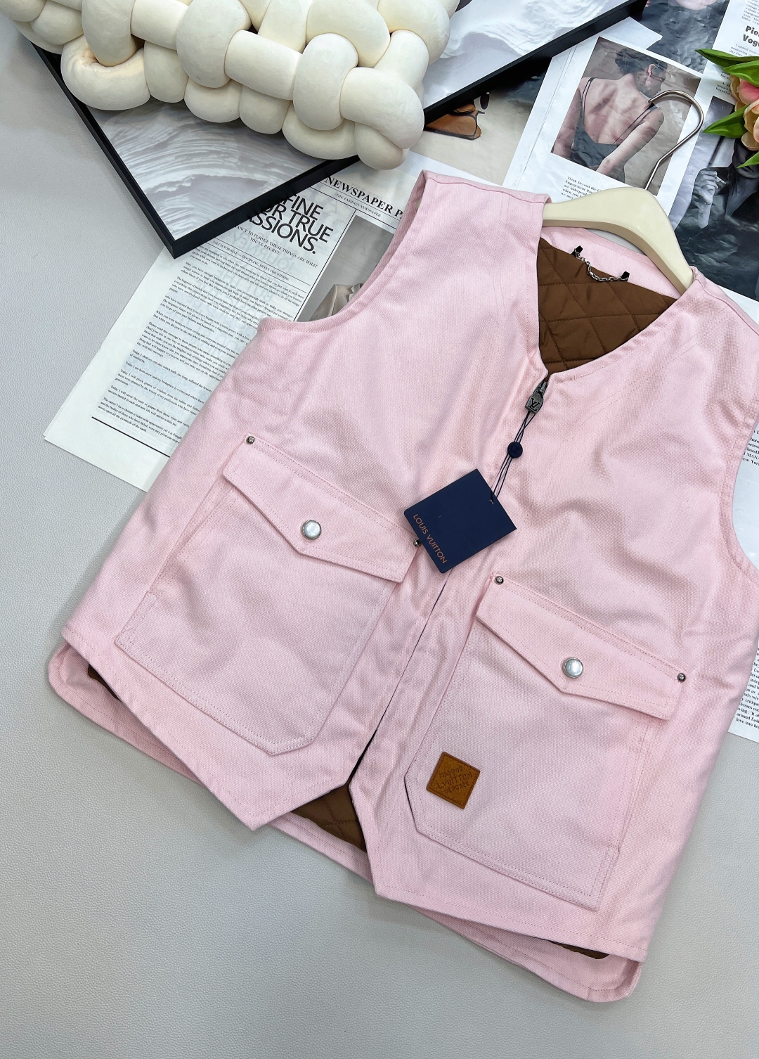 🆕LOUIS VUITTON2025新款牛仔拼棉服马甲，定制YB斜纹牛仔➕羽绒棉材质 质感高级 穿搭有型