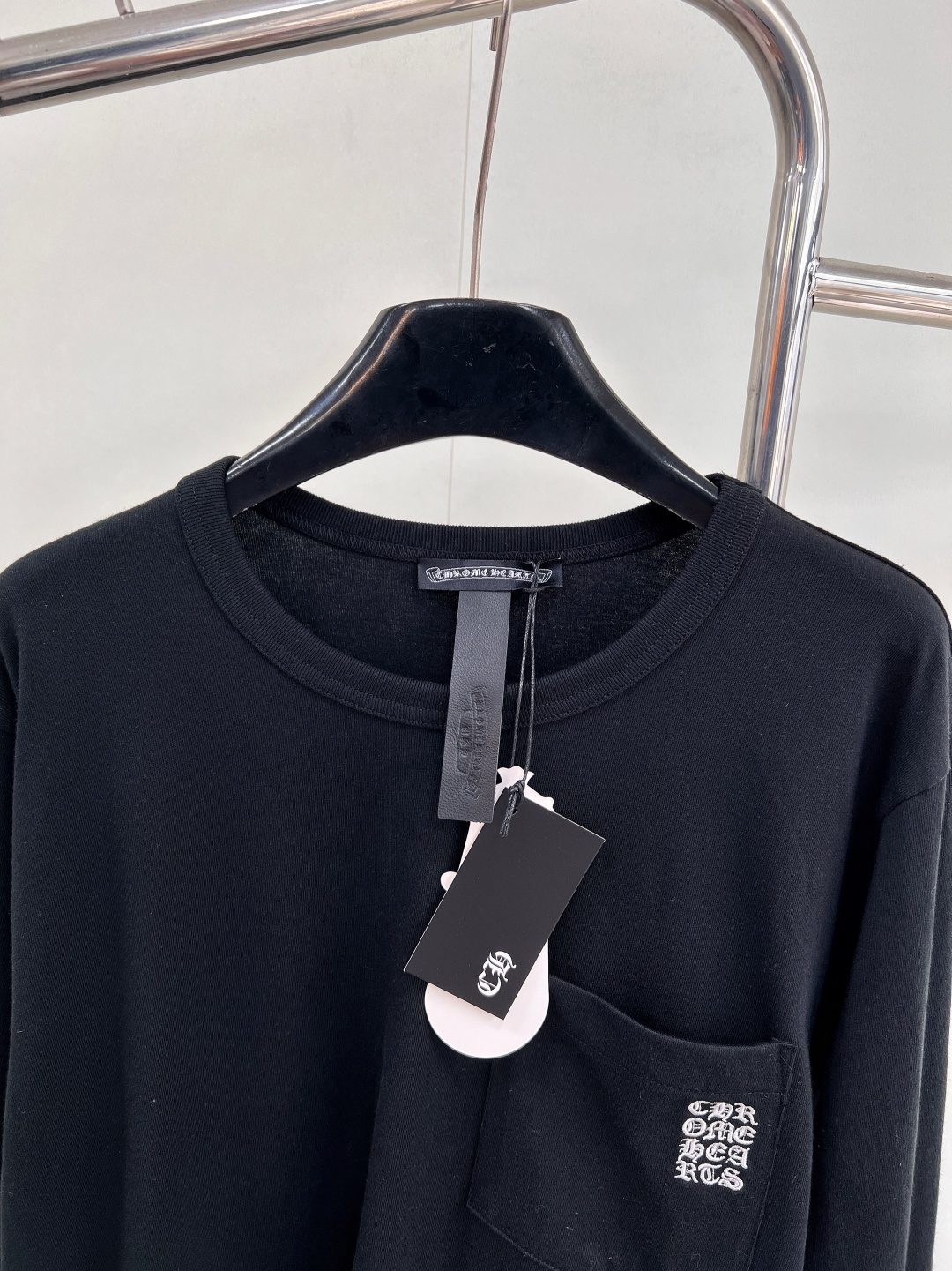 🆕 CHROME HEARTS 克罗心口袋梵文刺绣长袖T恤经典梵文刺绣🪡太酷了⚡️ 将经典梵文元素与潮流