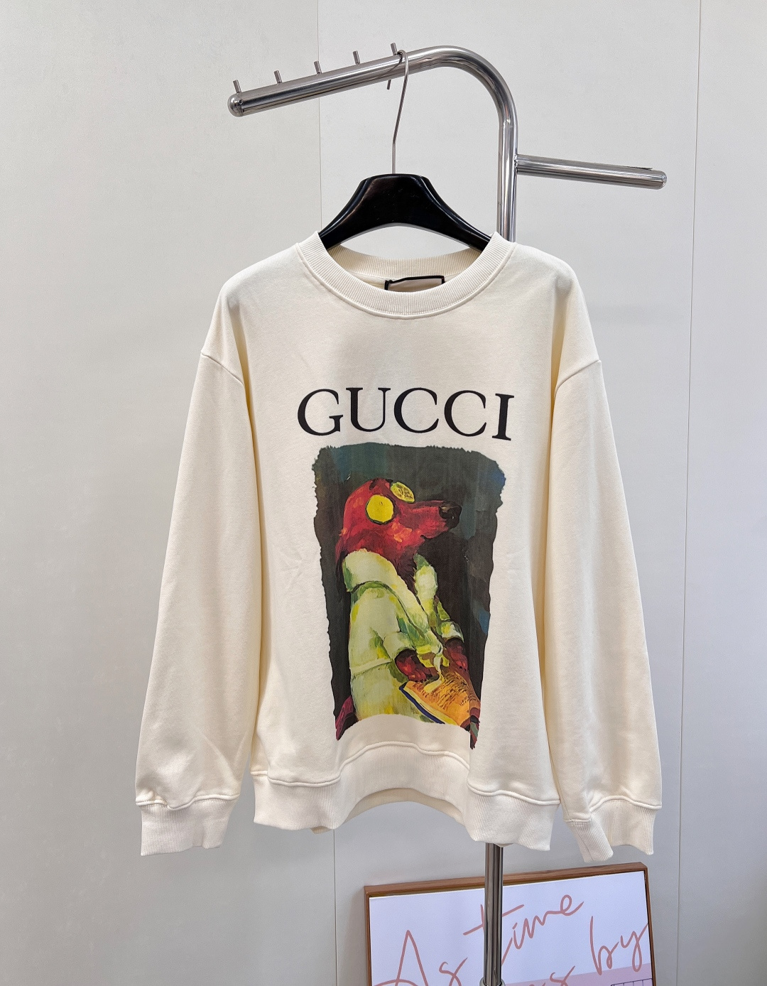 NO:503105,Gucci new dog letter printed sweatshirt!  How can you miss a G sweatshirt in autumn and winter? This one is versatile and beautiful, and the upper body looks white and elegant!  Soft and cute childlike!  G Family can always create a lot of inspiration and perfectly interpret it in the fashion industry!  The wonderful animal image and vivid and interesting letter patterns are presented through colorful patches and prints, making ready-to-wear and accessories exude a strong playful atmosphere to present Pablo Gelcielo's paintings. This pattern is playful and unique, exclusively customized classic fish scale ring fabric!  The touch is soft and the upper body is very comfortable. The printing is all imported glue printing technology, the same as men and women. The first order is on sale in stock, with three standards complete!  Size smLXL code G, gucci,gucci,hoodie,sweatshirts,alexander wang19860909Gucci 新款狗狗字母印花卫衣！秋冬怎么能少得了一件G家的卫衣呢 这款百搭又好看 上身显白又大气！软萌童趣十足！G家总能创造出很多灵感 并且完美地演绎于时尚界！奇妙的动物形象和生动有趣的字母图案通过色彩丰富的贴饰和印花精美呈现,令成衣和配饰散发出浓郁的俏皮气息呈现Pablo Gelcielo的画作 这款图案俏皮个性 专属订制经典鱼鳞圈面料！手感柔软 上身非常舒服 印花都是进口胶浆印花工艺 男女同款 首单现货发售,三标齐全！ 尺码smLXL 编码G,,gucci,gucci,hoodie,sweatshirts,alexander wang,Women's clothing