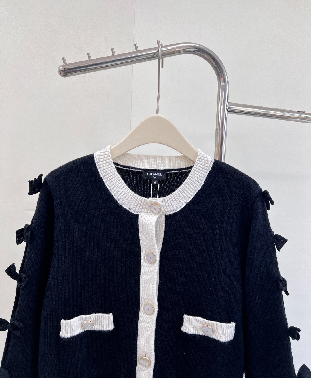 🆕CHANEL25FW✂️蝴蝶结开衫..📌📌梦幻联动 大爱这件鸭！！采用最新进口机正5针工艺织造 面料手
