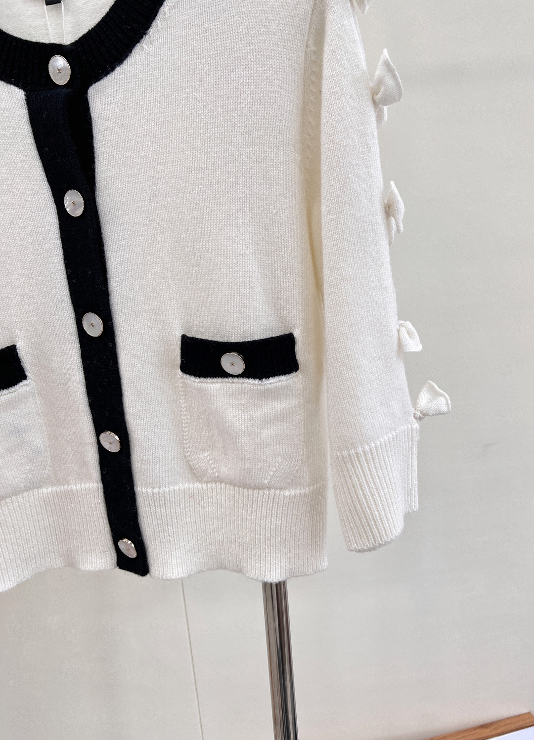 🆕CHANEL25FW✂️蝴蝶结开衫..📌📌梦幻联动 大爱这件鸭！！采用最新进口机正5针工艺织造 面料手