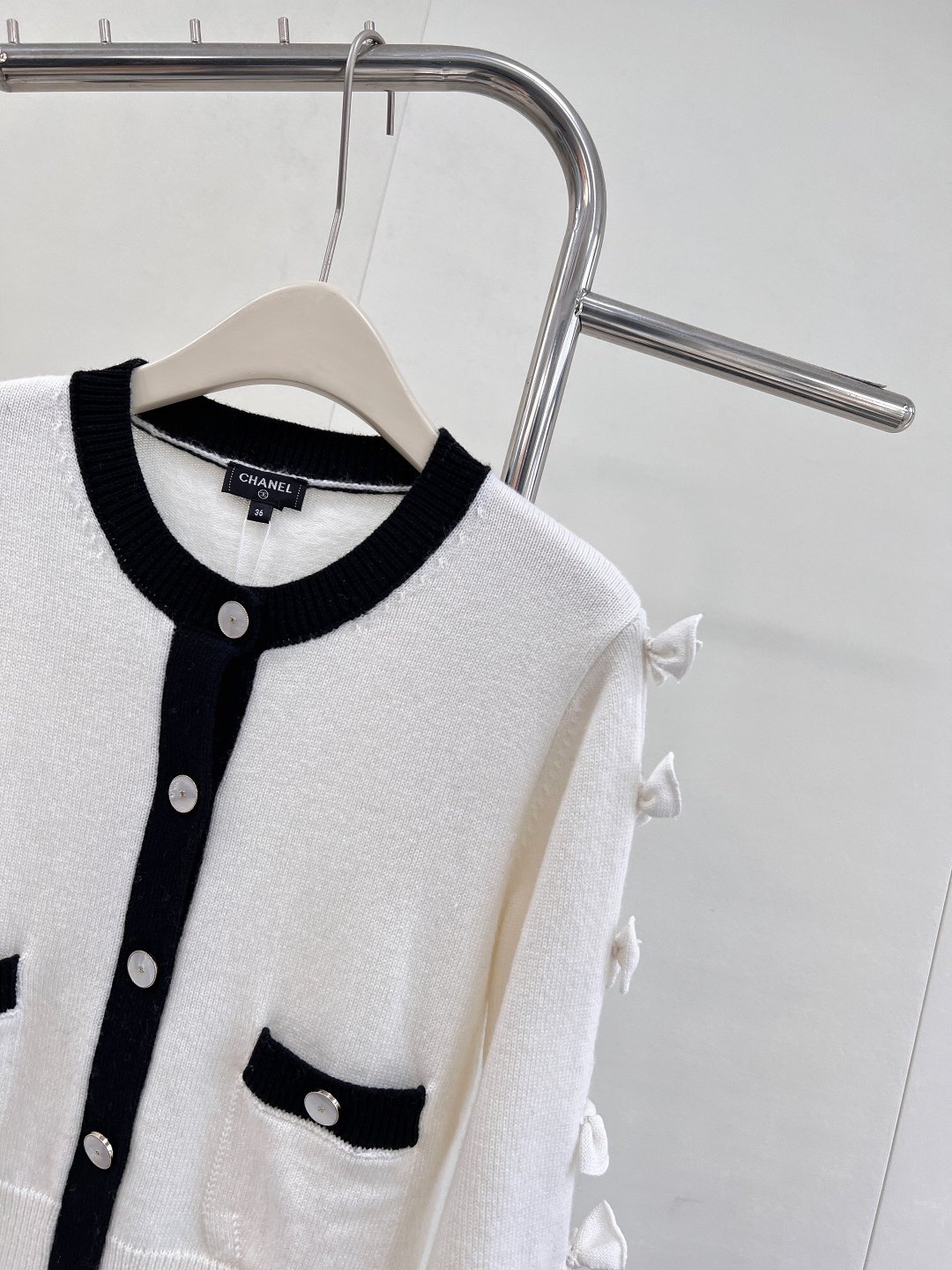 🆕CHANEL25FW✂️蝴蝶结开衫..📌📌梦幻联动 大爱这件鸭！！采用最新进口机正5针工艺织造 面料手