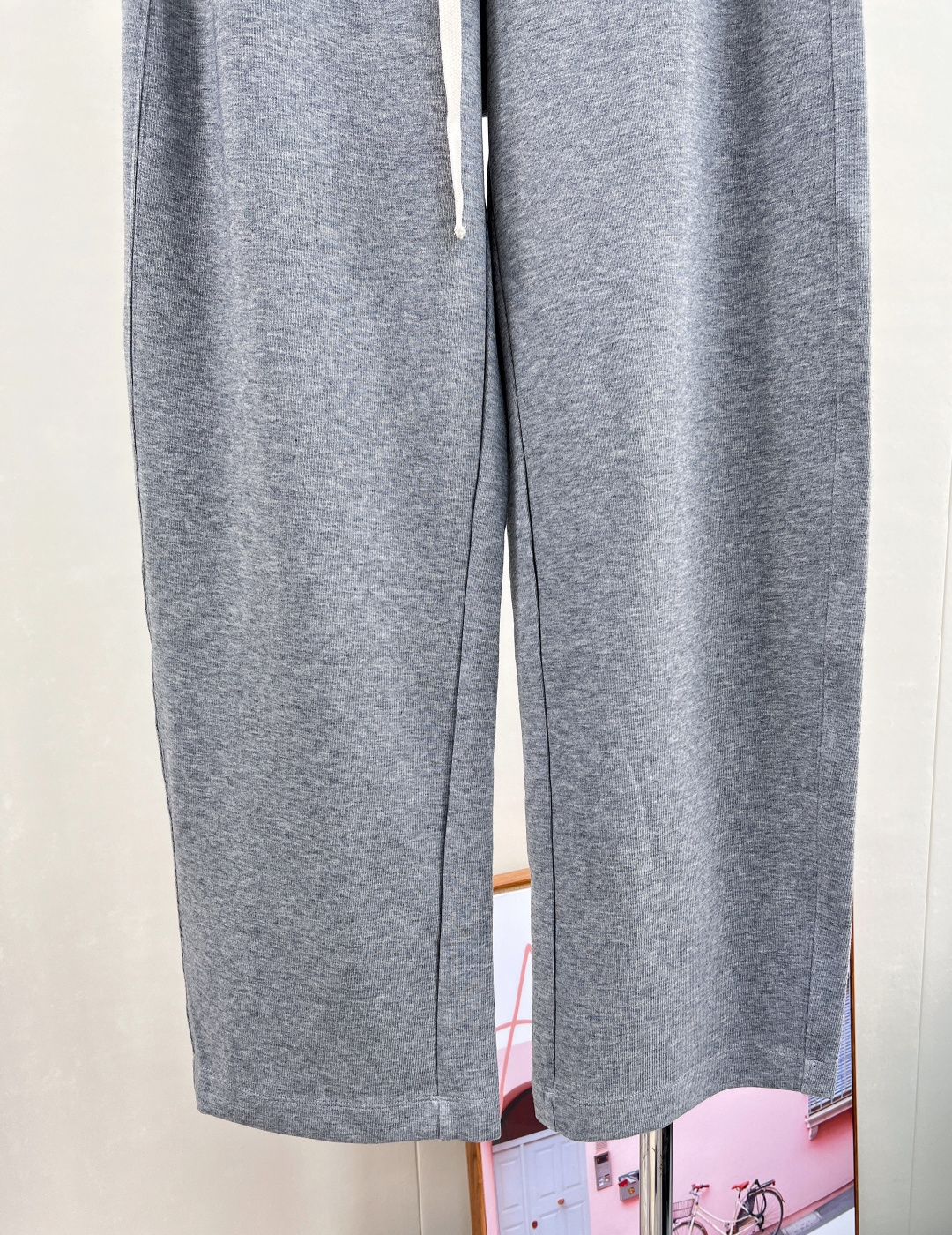 🆕 MO&CO25SS早秋新款套装..🔖🔖上衣➕长裤发售！绝了这套 显气质一百分 日常休闲的同时也不缺失