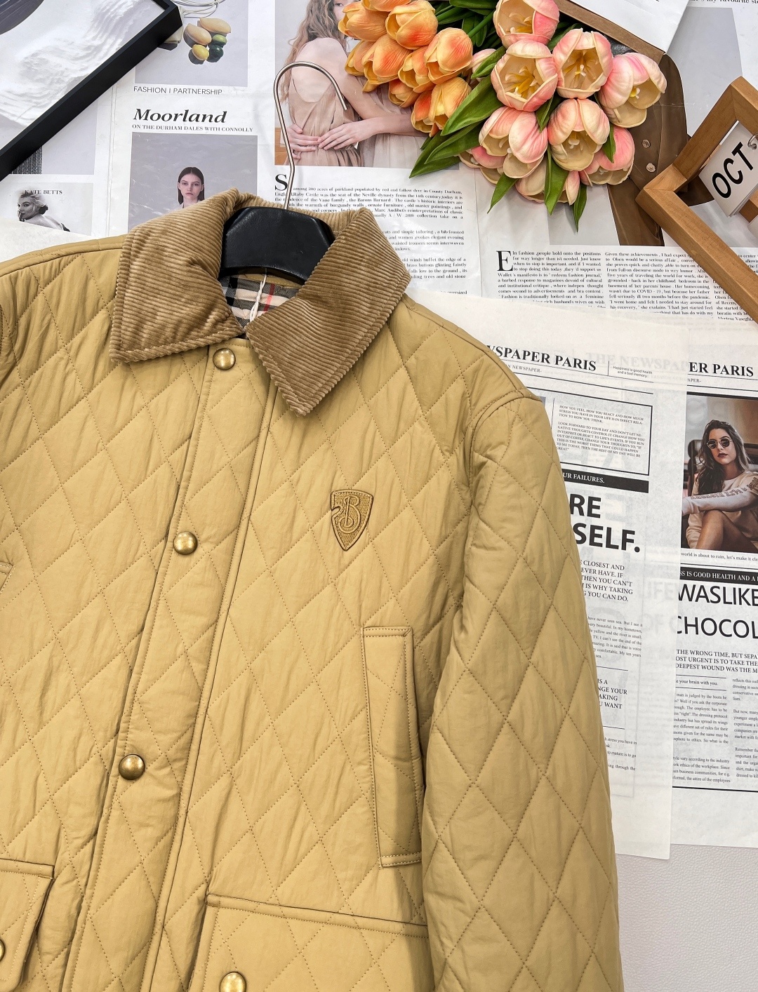 🆕Burberry25年最新款学院风棉服 真的好好看啊,巴宝莉这一季设计真的不错!中长款秋冬配百褶裙乐福