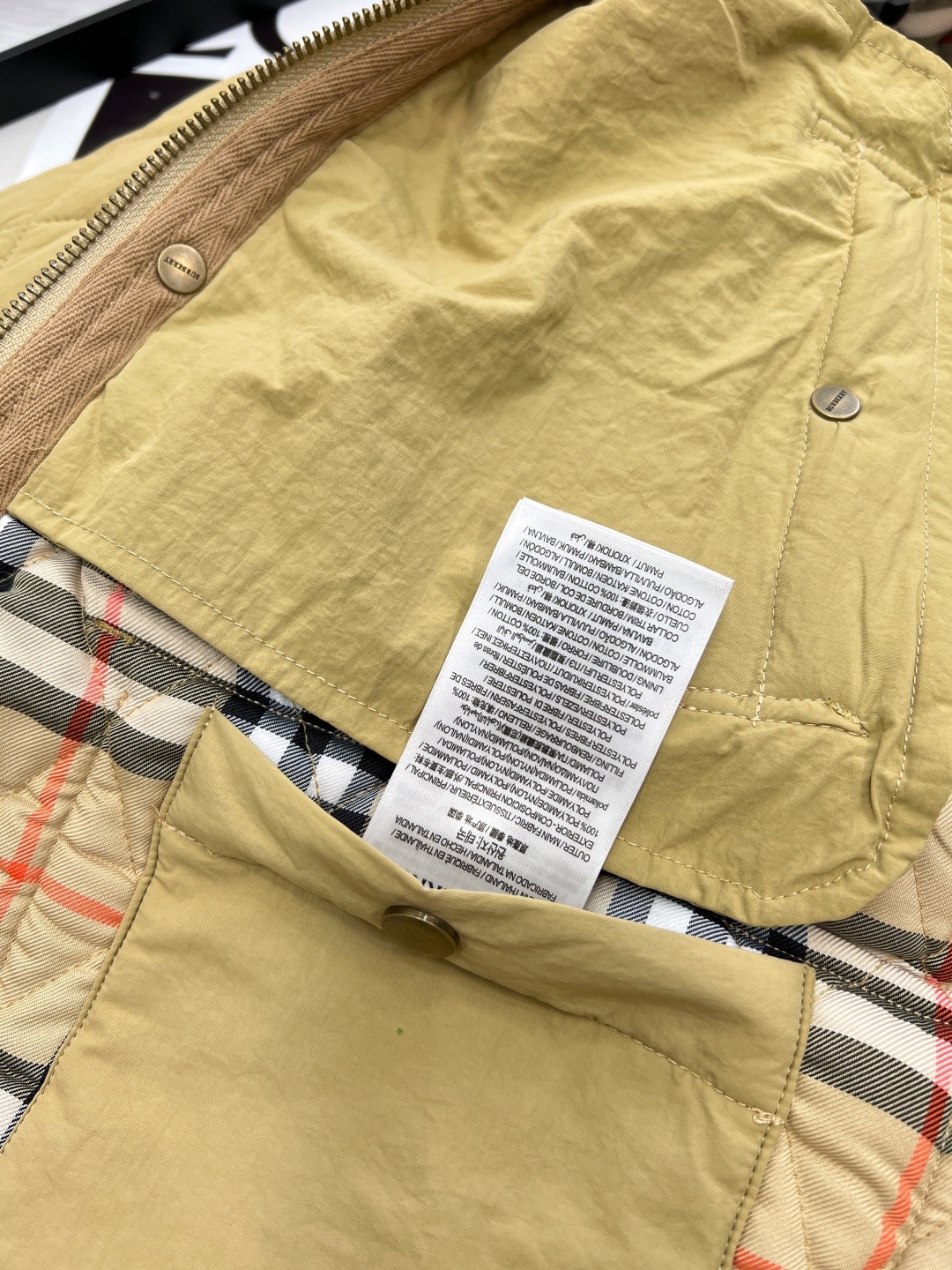 🆕Burberry25年最新款学院风棉服 真的好好看啊,巴宝莉这一季设计真的不错!中长款秋冬配百褶裙乐福