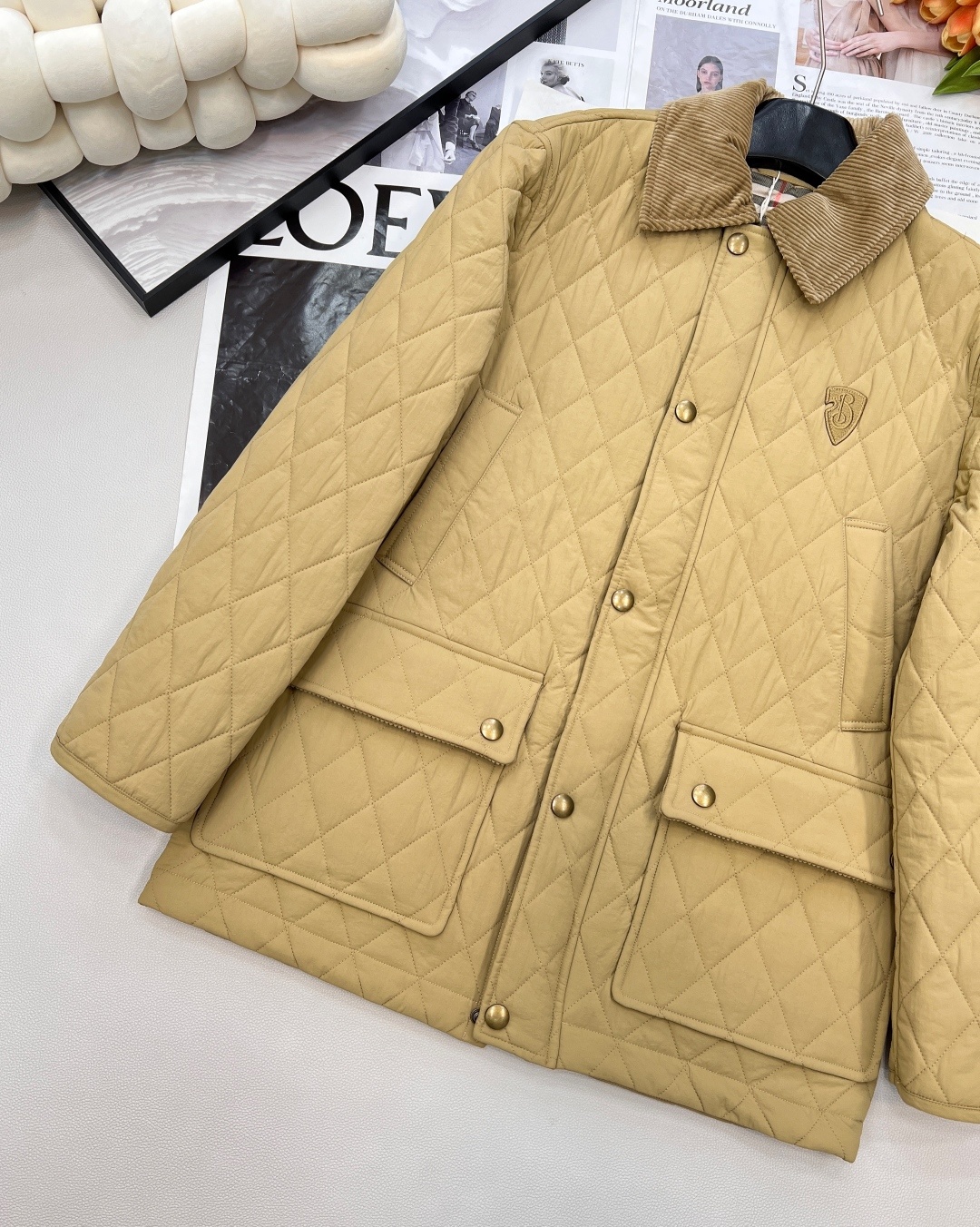 🆕Burberry25年最新款学院风棉服 真的好好看啊,巴宝莉这一季设计真的不错!中长款秋冬配百褶裙乐福