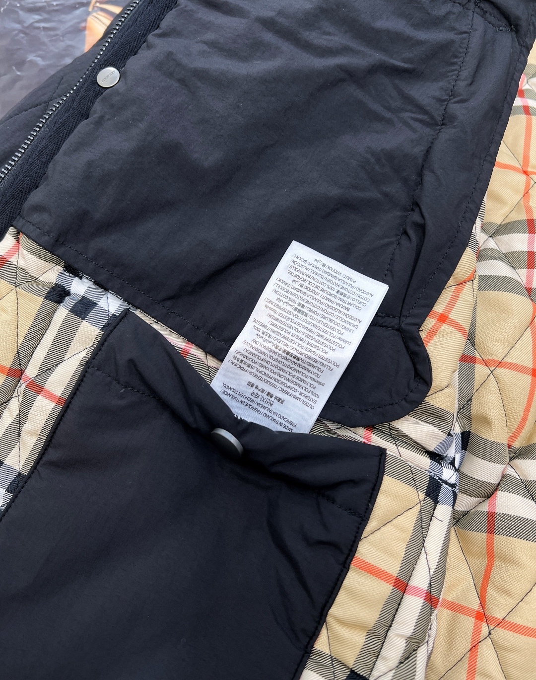 🆕Burberry25年最新款学院风棉服 真的好好看啊,巴宝莉这一季设计真的不错!中长款秋冬配百褶裙乐福