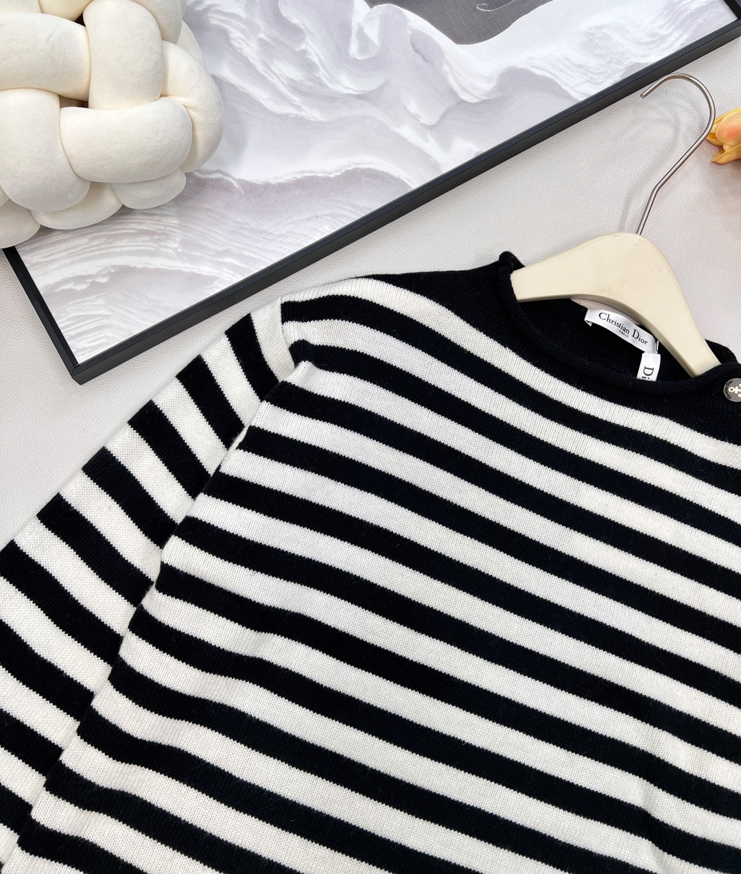 🆕Dior早秋新款船锚肩扣条纹字母logo毛衣软糯又舒服，上身完全不挑人 包容性强，条纹是每年的流行元素