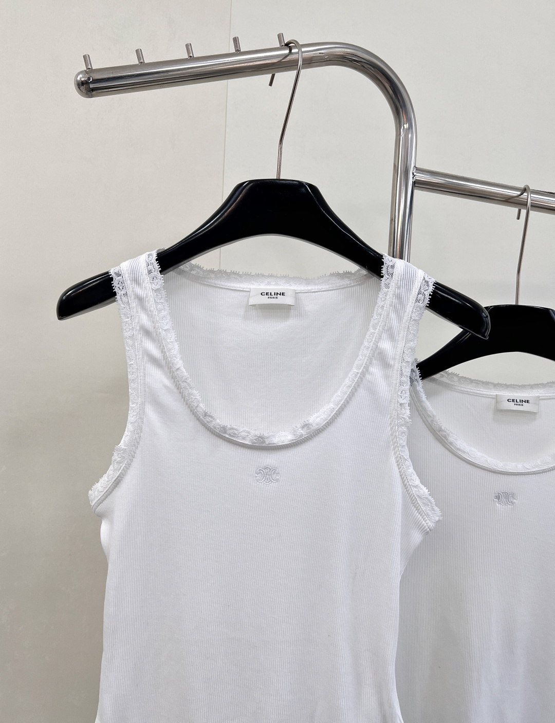 🆕Celine2025春夏凯旋门花边背心，难以抗拒的一款，白色绣花花边凯旋门loho美爆了，这件白色背心