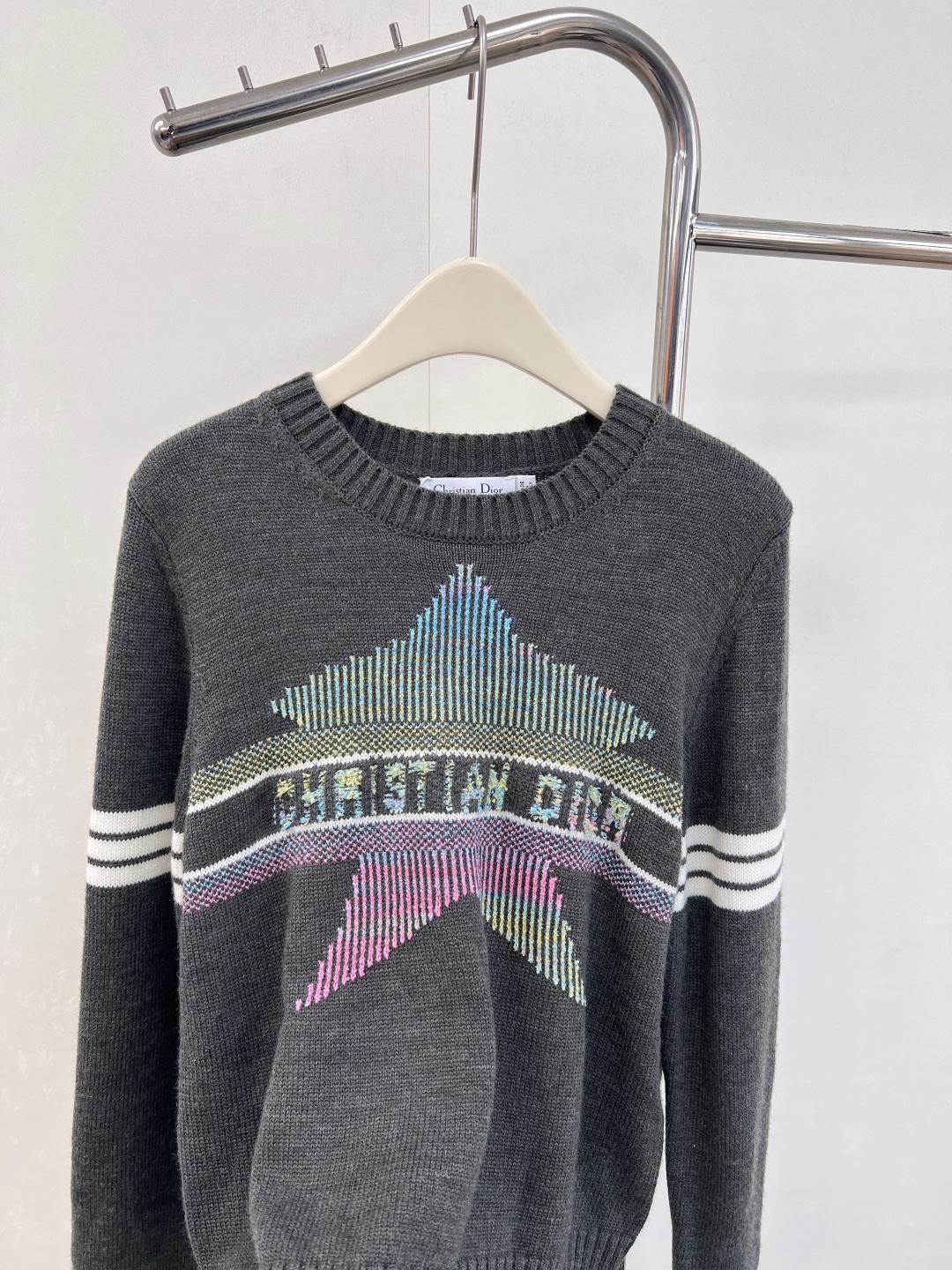 🆕Dior 25FW早秋系列✂️新款毛衣！很减龄哦 这件属于很舒服很百搭的那种！宝们可以叠穿外套也可以直