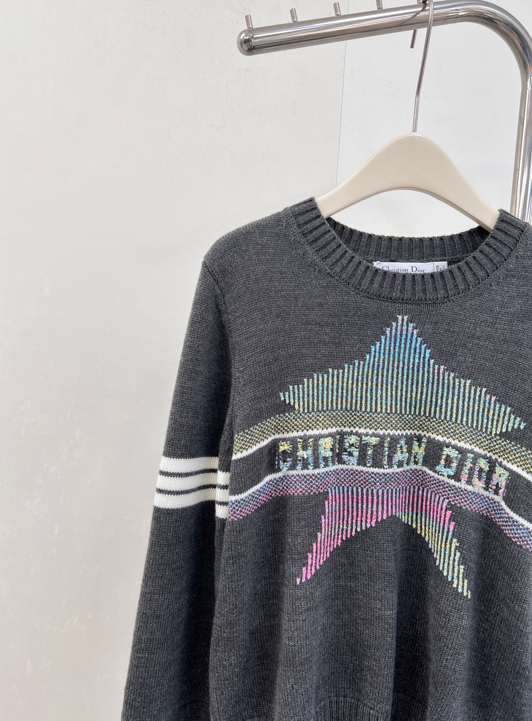 🆕Dior 25FW早秋系列✂️新款毛衣！很减龄哦 这件属于很舒服很百搭的那种！宝们可以叠穿外套也可以直