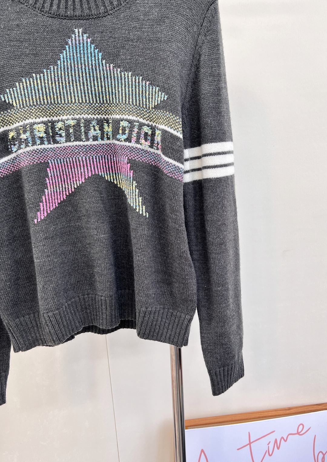 🆕Dior 25FW早秋系列✂️新款毛衣！很减龄哦 这件属于很舒服很百搭的那种！宝们可以叠穿外套也可以直
