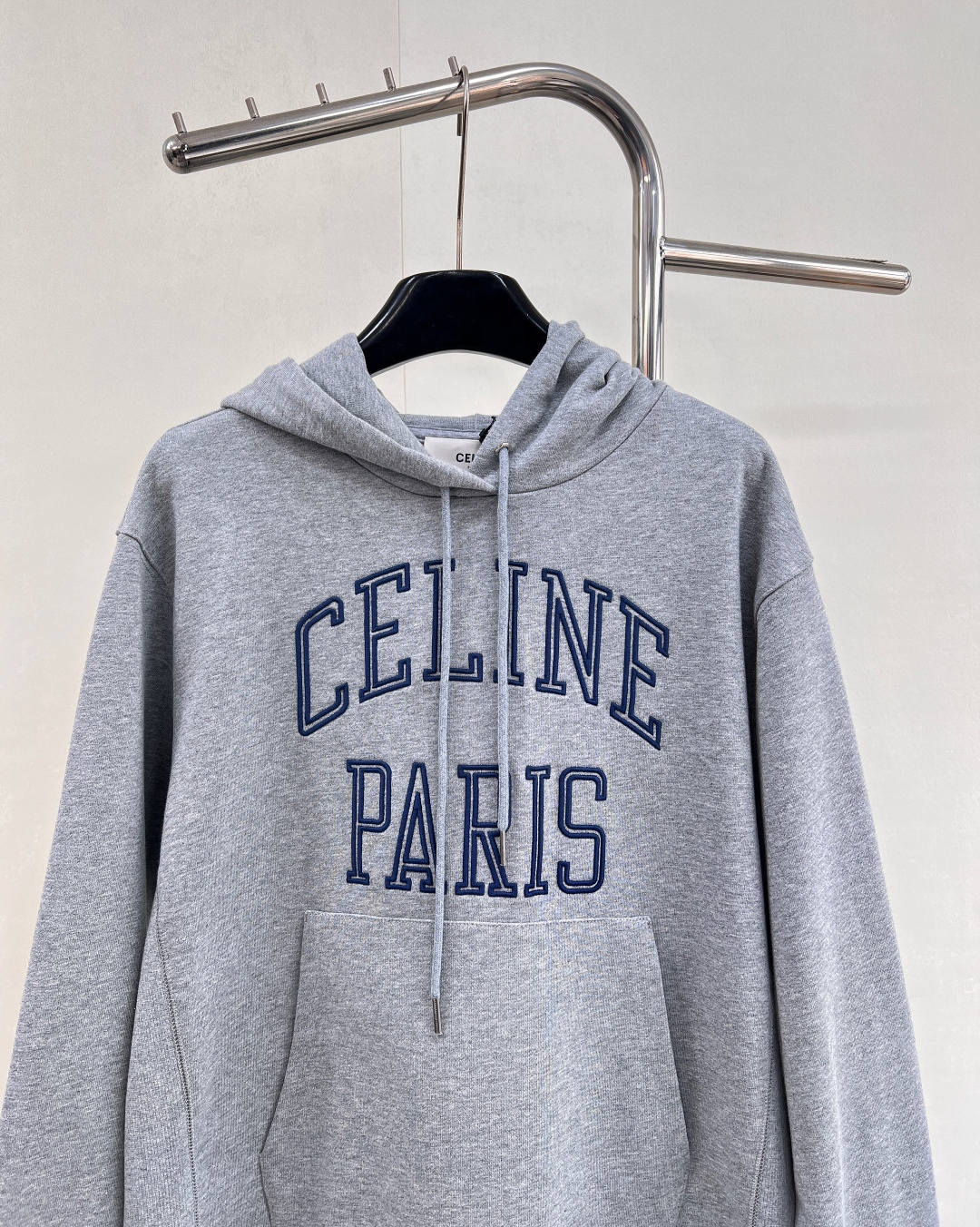 🆕 CELINE 立体刺绣🪡字母连帽卫衣，区别市场版本！干净利落的剪裁 硬挺的连帽帽型 细节在线 设计简