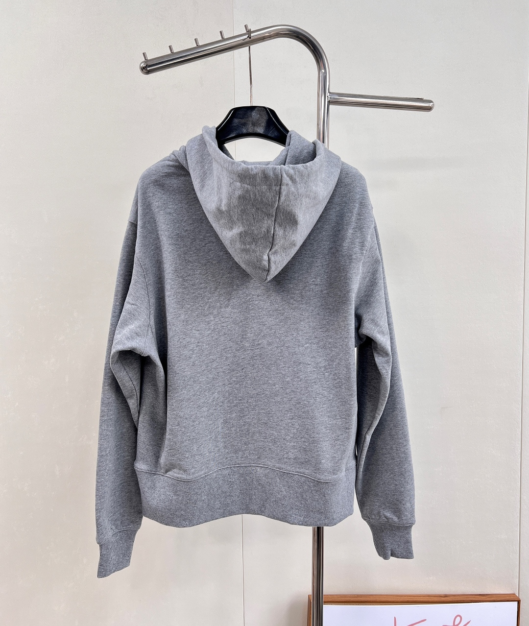 🆕 CELINE 立体刺绣🪡字母连帽卫衣，区别市场版本！干净利落的剪裁 硬挺的连帽帽型 细节在线 设计简