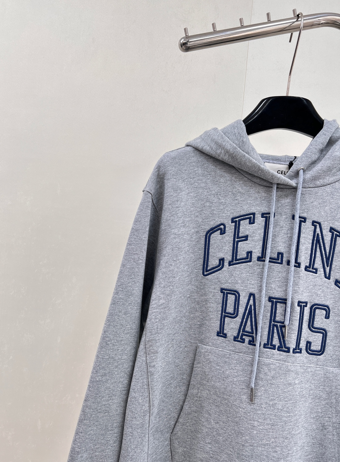 🆕 CELINE 立体刺绣🪡字母连帽卫衣，区别市场版本！干净利落的剪裁 硬挺的连帽帽型 细节在线 设计简