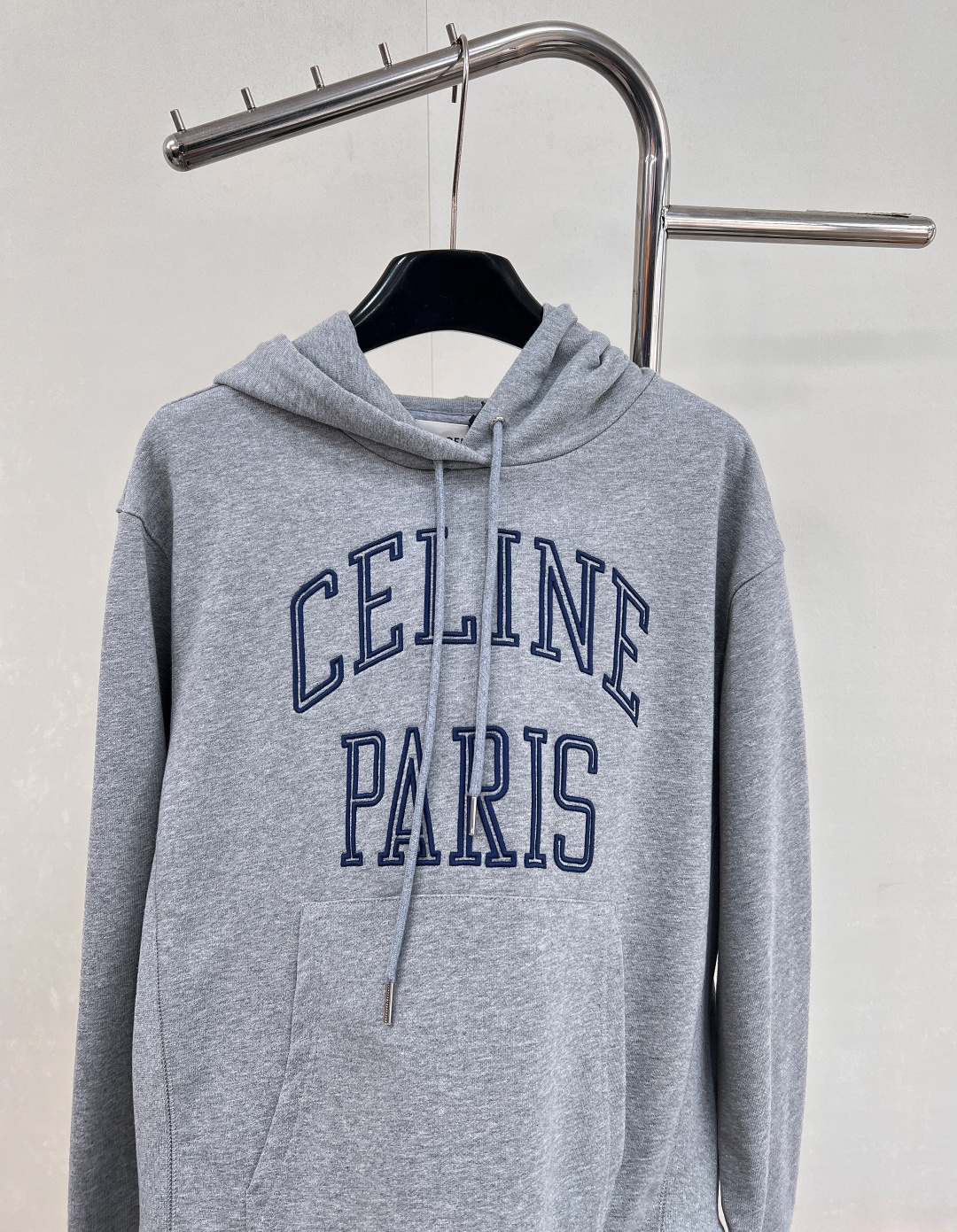 🆕 CELINE 立体刺绣🪡字母连帽卫衣，区别市场版本！干净利落的剪裁 硬挺的连帽帽型 细节在线 设计简