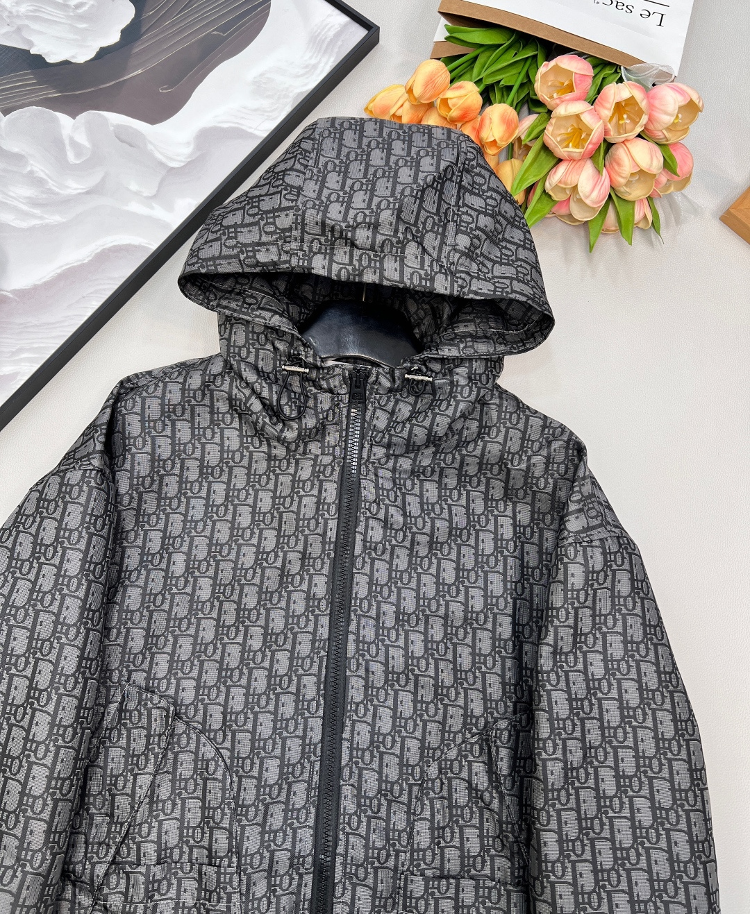 🆕DIOR 新款提花面料连帽夹克冲锋衣外套💫绝对是本系列中最爆的款 没有之一！宽松夹克版型帅气又拉风 ！