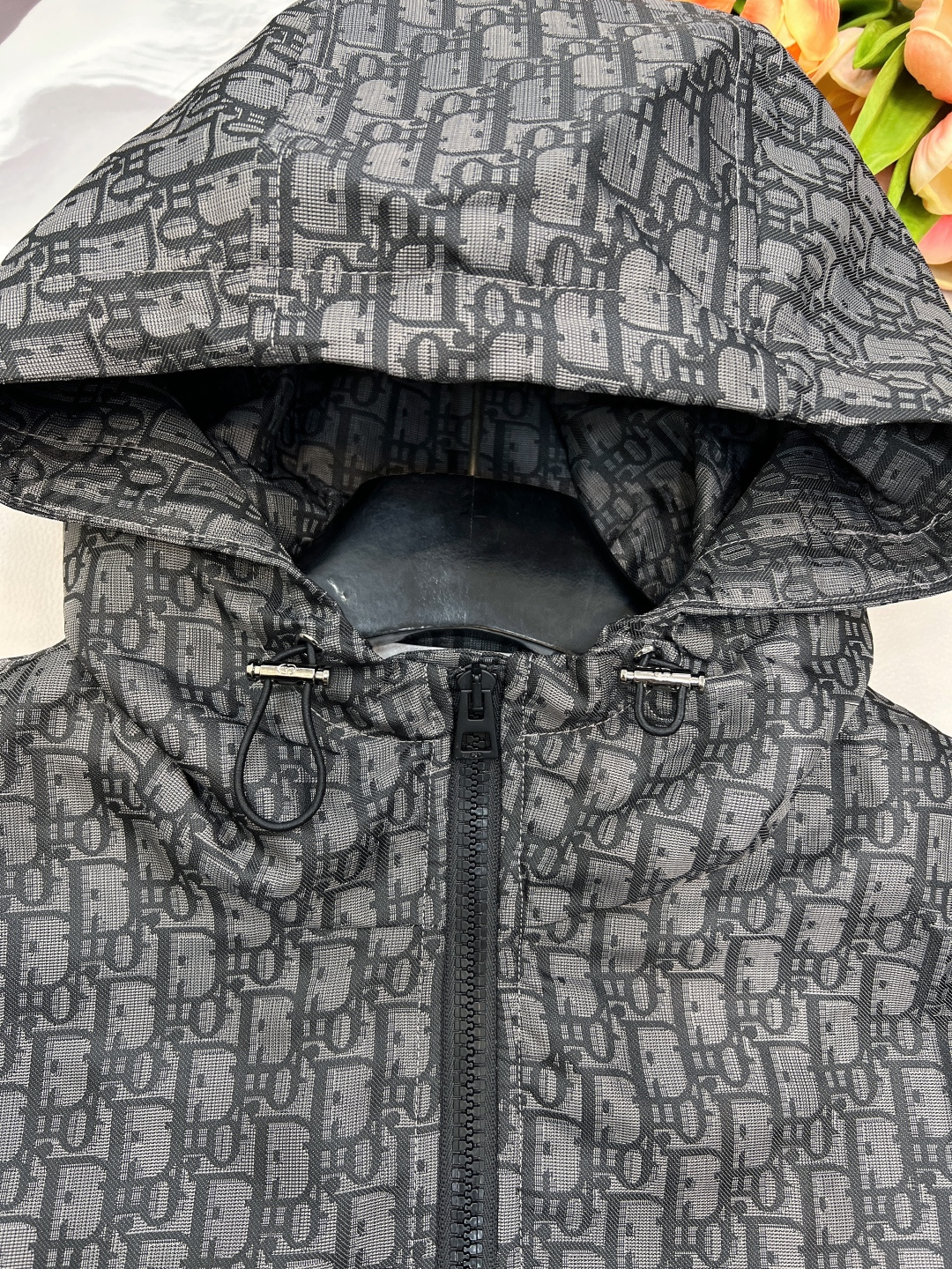 🆕DIOR 新款提花面料连帽夹克冲锋衣外套💫绝对是本系列中最爆的款 没有之一！宽松夹克版型帅气又拉风 ！