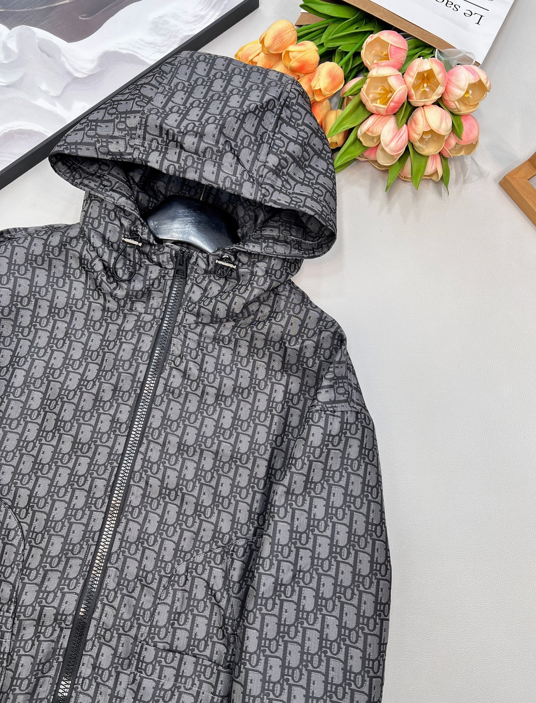 🆕DIOR 新款提花面料连帽夹克冲锋衣外套💫绝对是本系列中最爆的款 没有之一！宽松夹克版型帅气又拉风 ！