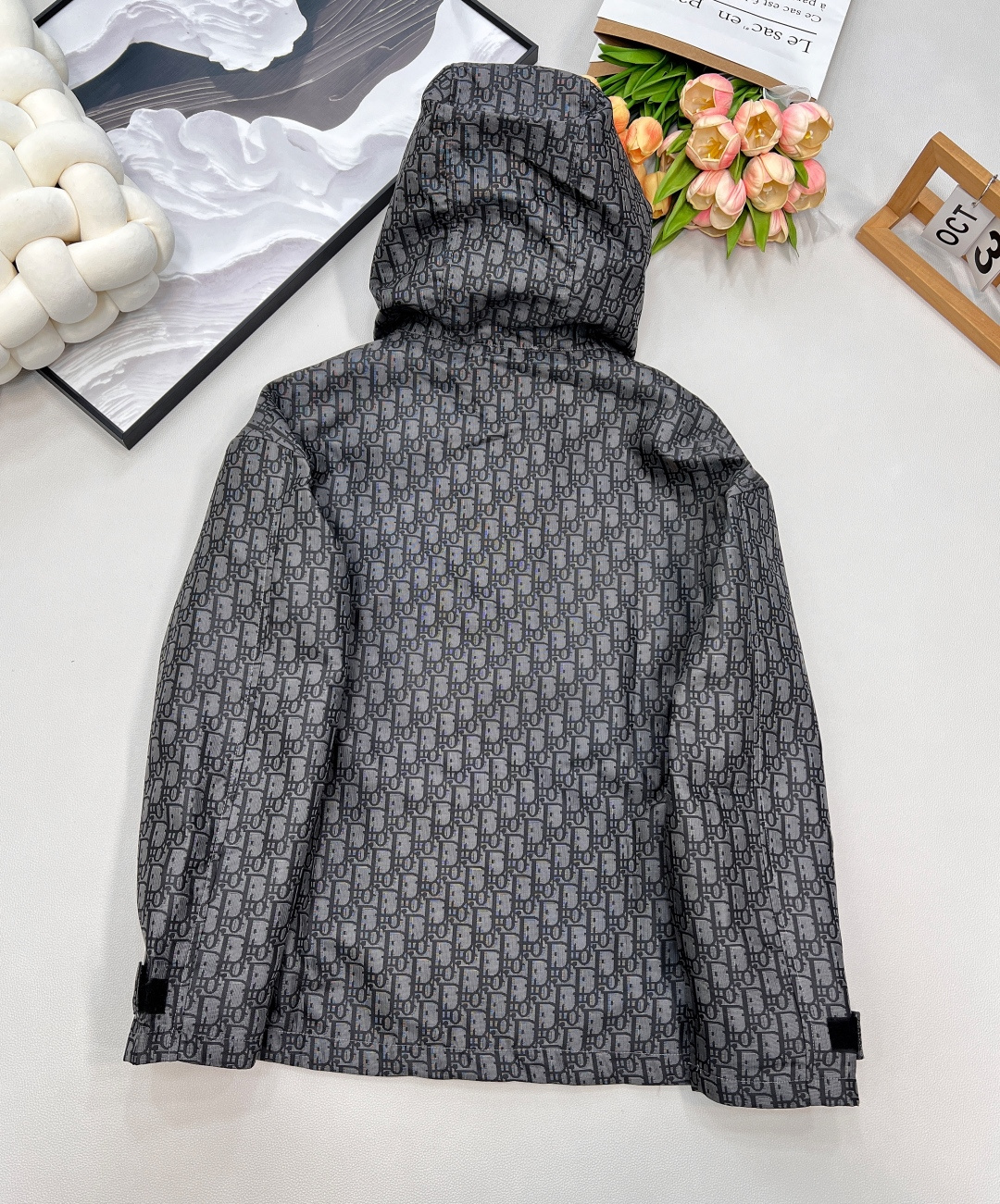 🆕DIOR 新款提花面料连帽夹克冲锋衣外套💫绝对是本系列中最爆的款 没有之一！宽松夹克版型帅气又拉风 ！